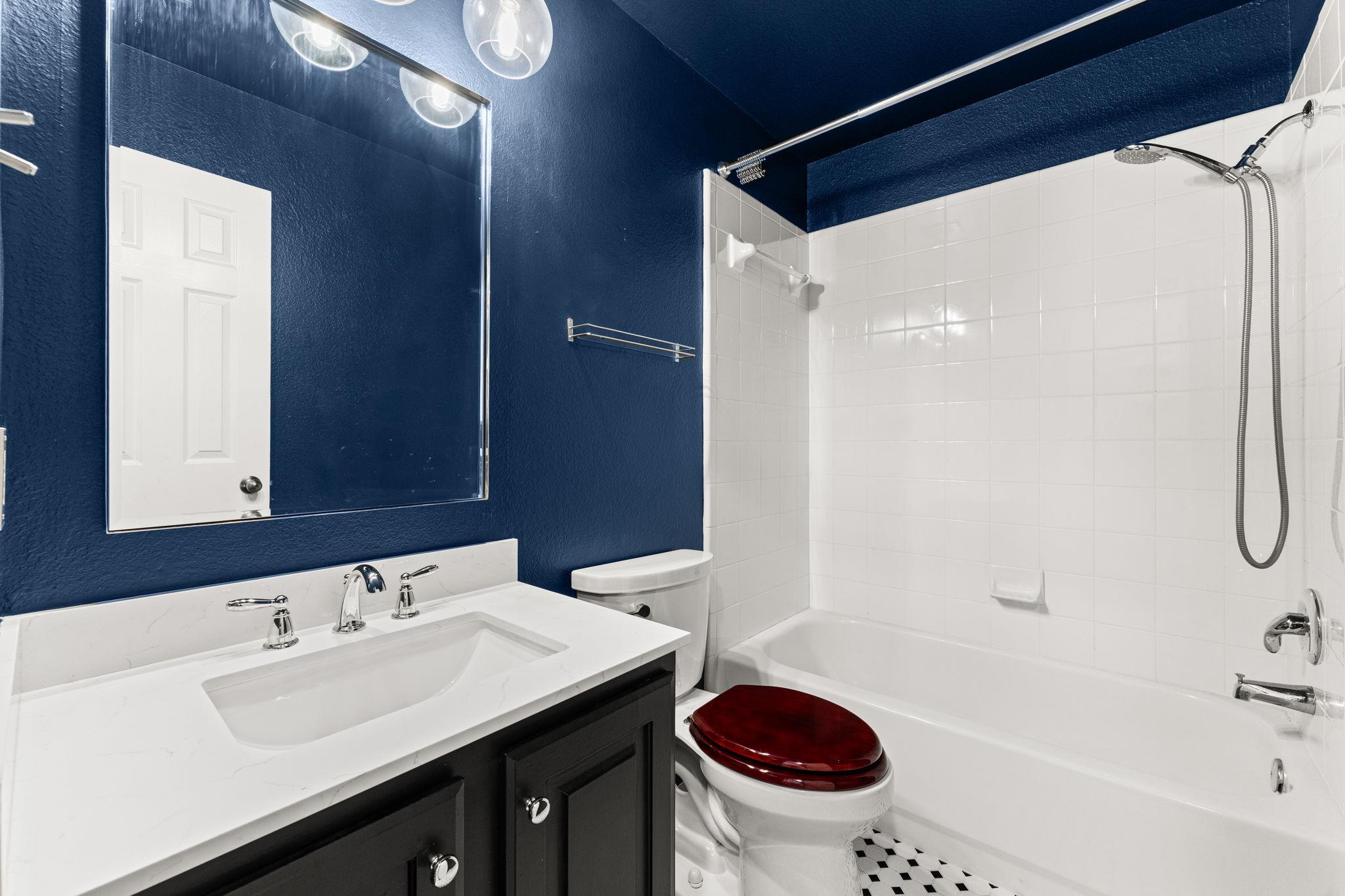 Image 26 of 30 For 13300 Country Lake Dr