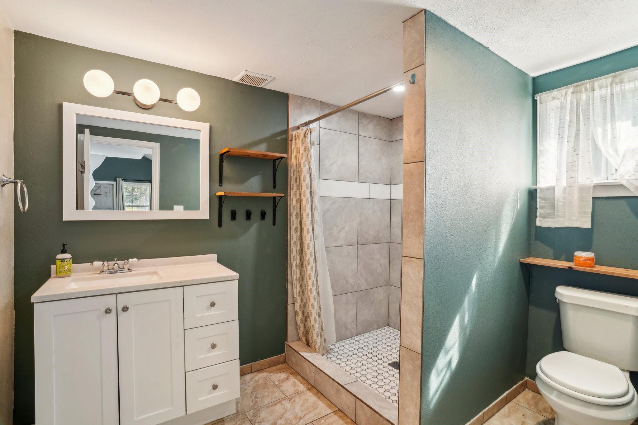 Image 12 of 27 For 299 Valley View St