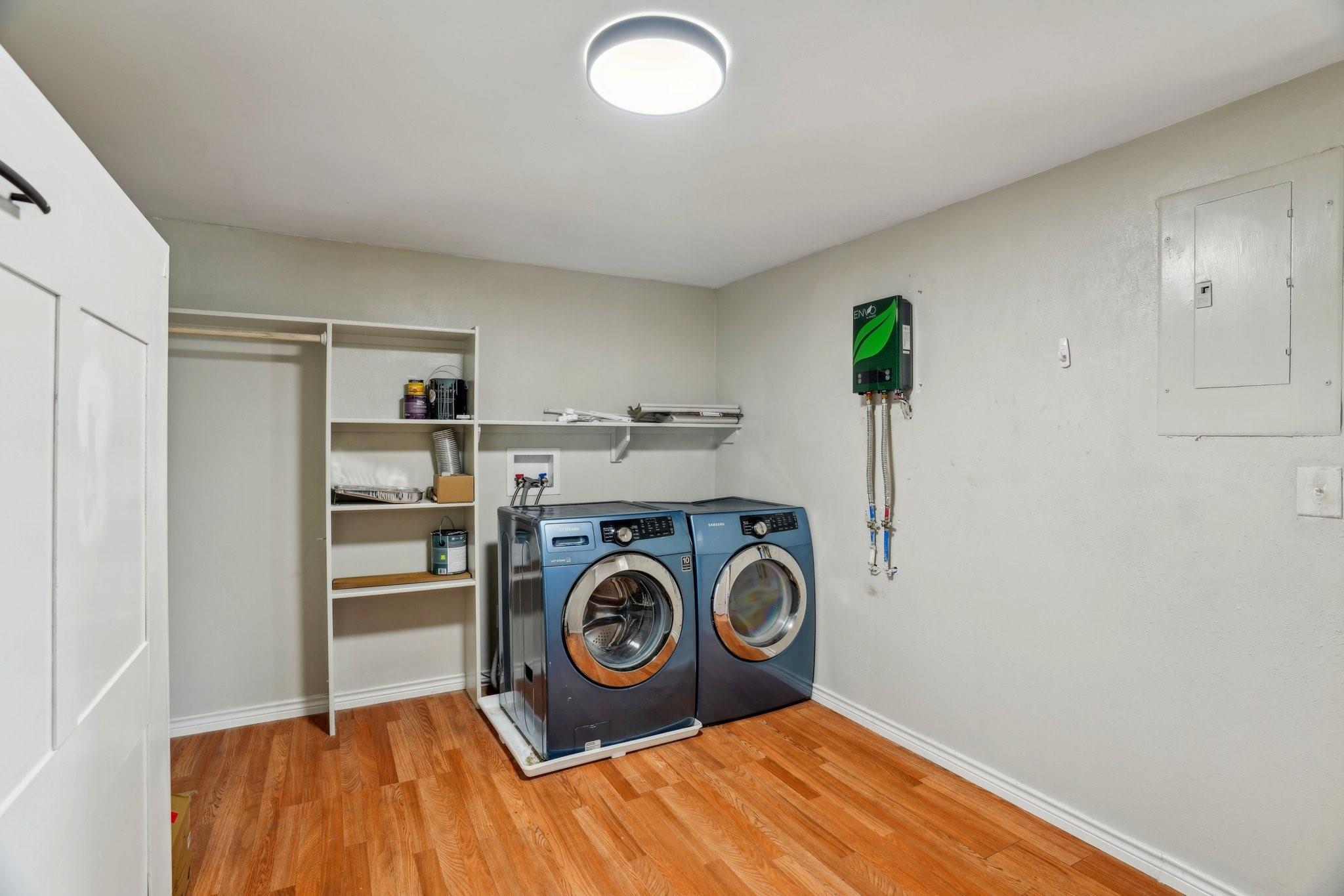 Image 15 of 27 For 299 Valley View St