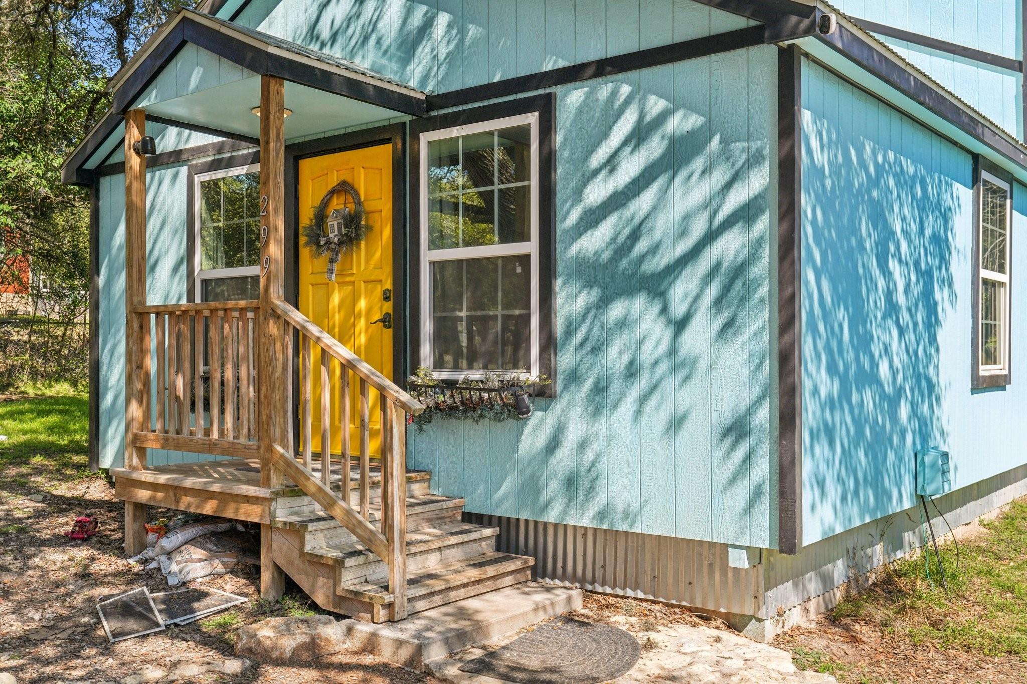 Image 2 of 27 For 299 Valley View St