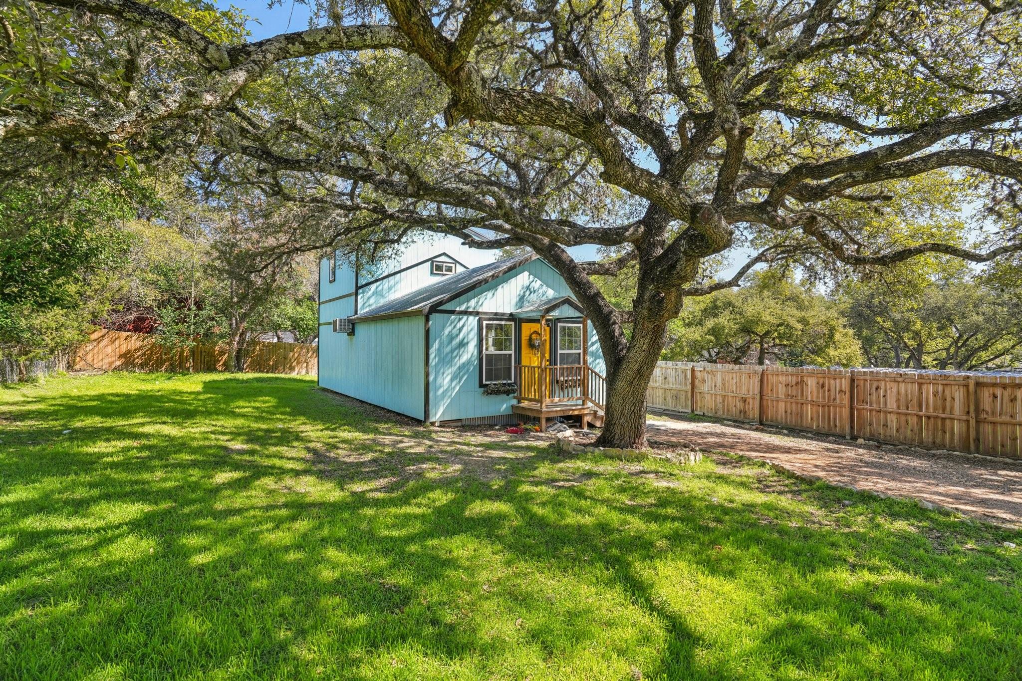 Image 22 of 27 For 299 Valley View St