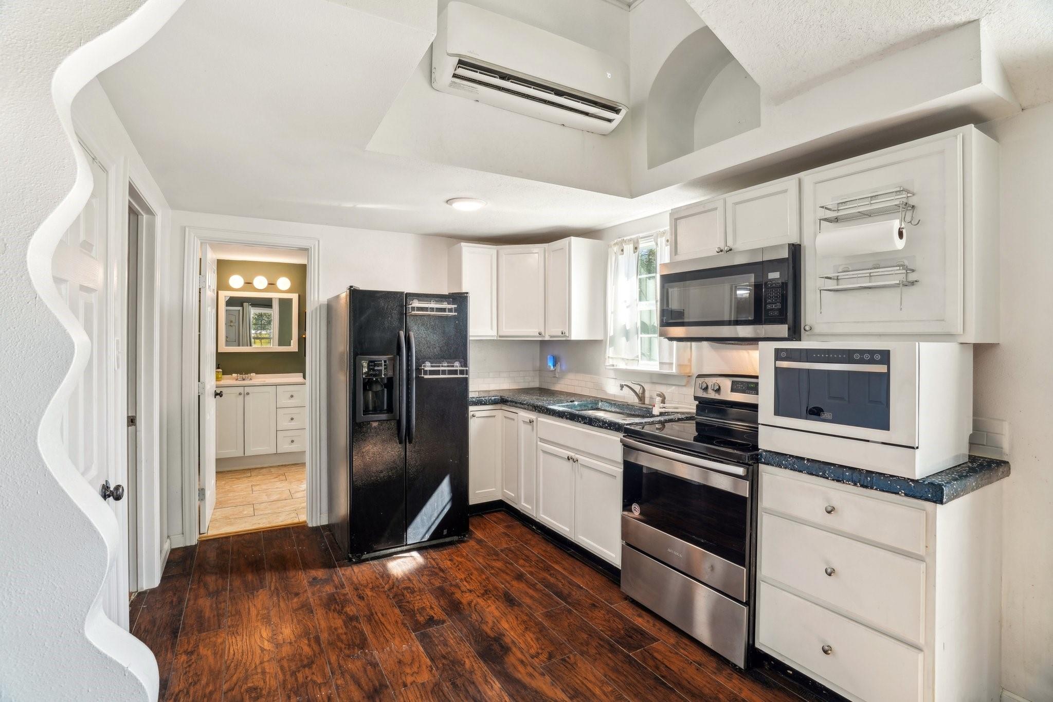 Image 8 of 27 For 299 Valley View St