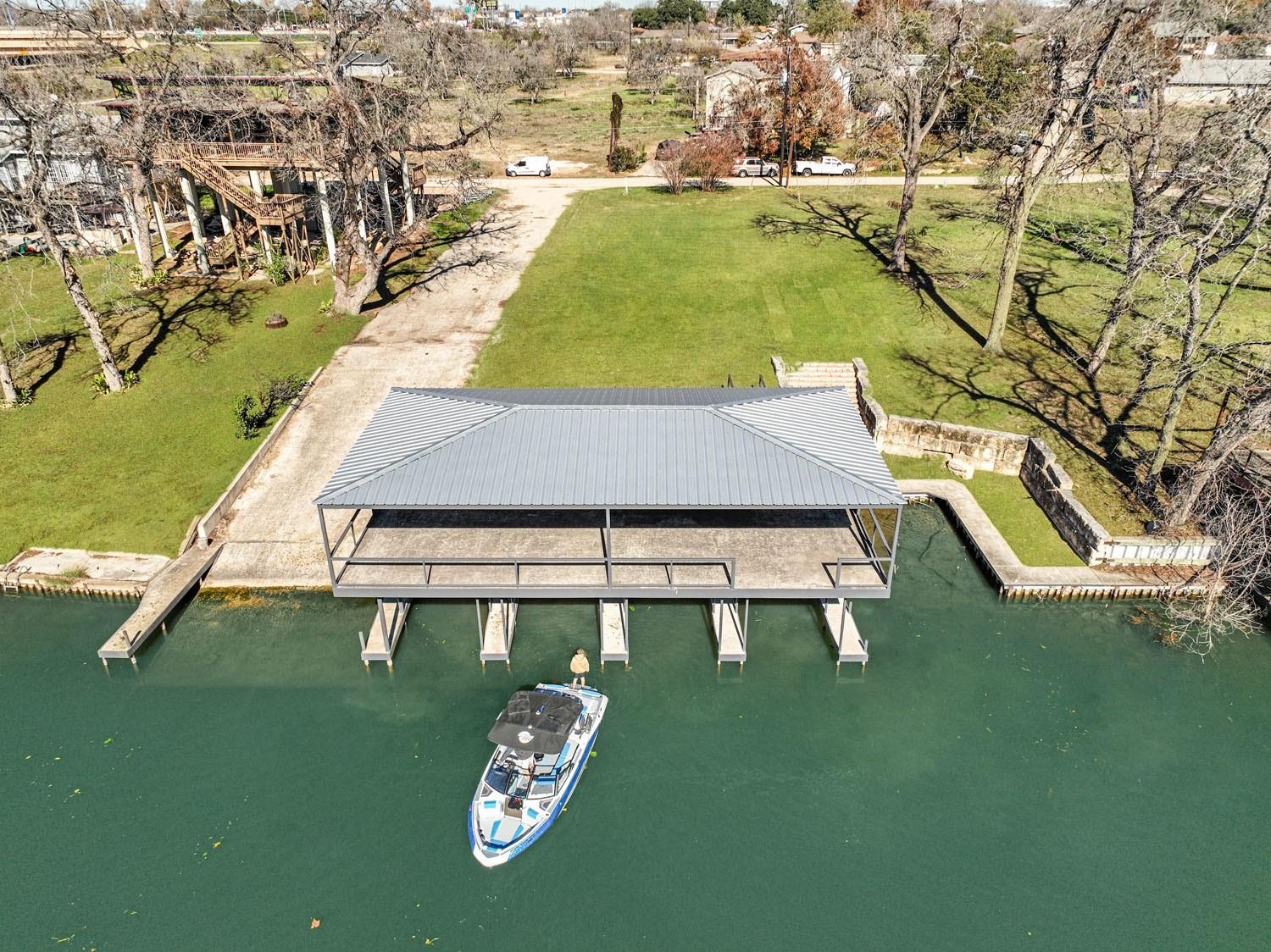 Image 5 of 15 For 240 Rio Dr