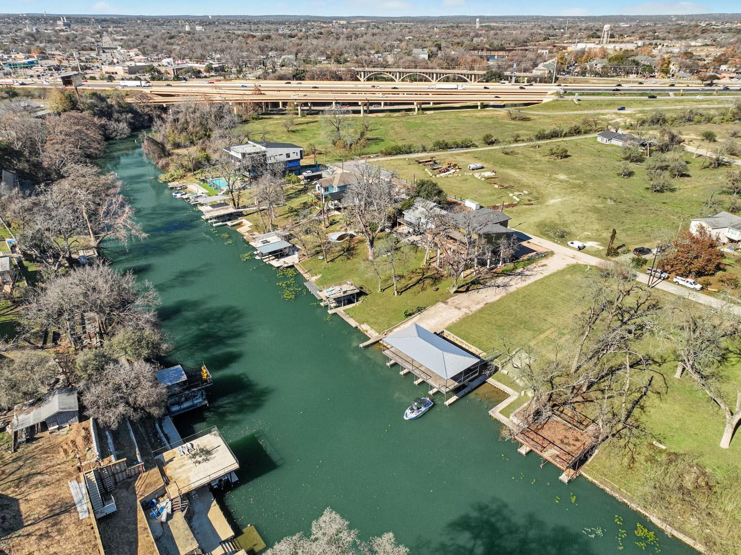 Image 8 of 15 For 240 Rio Dr