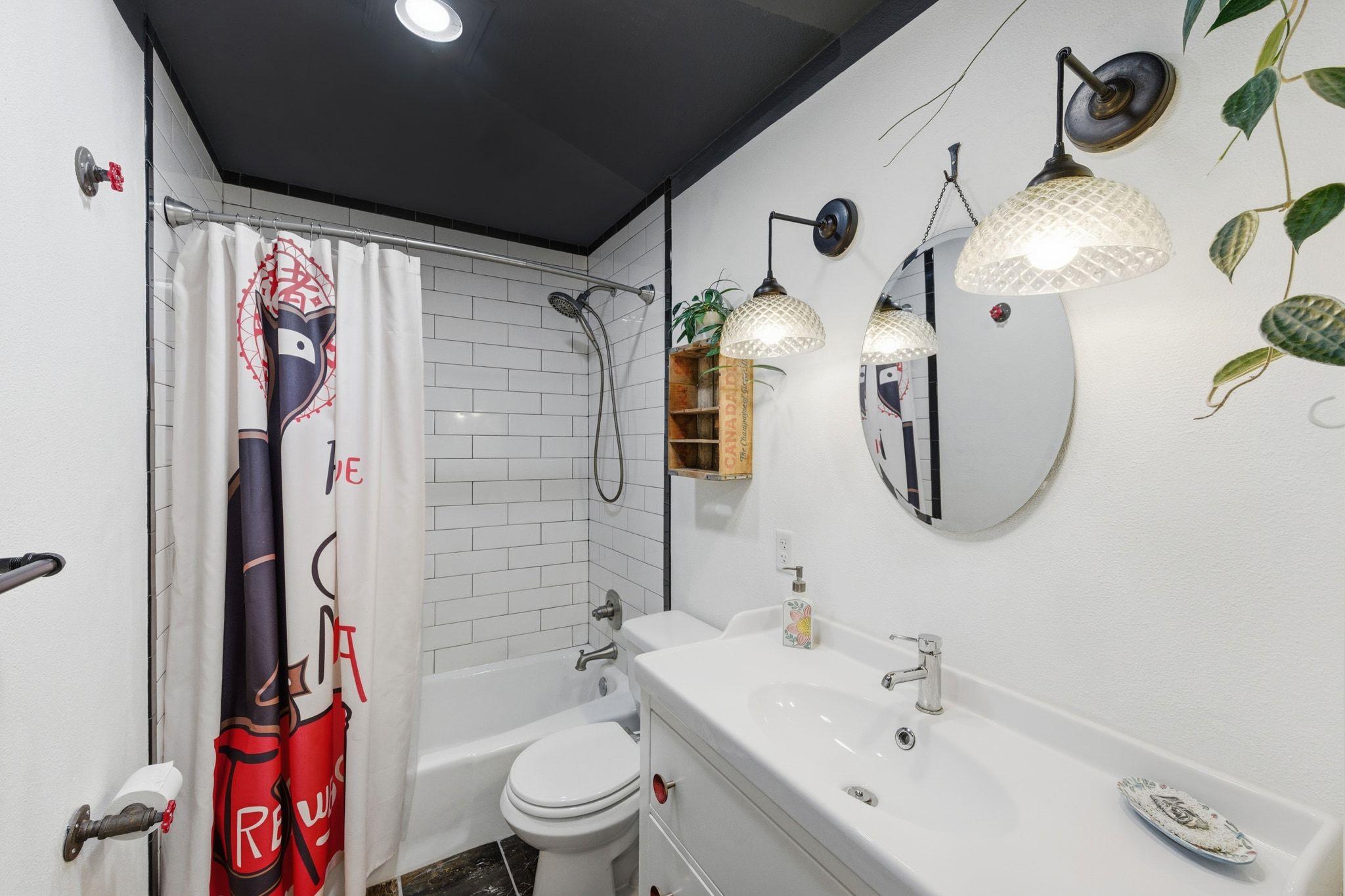 Image 18 of 36 For 6814 Old Quarry Ln