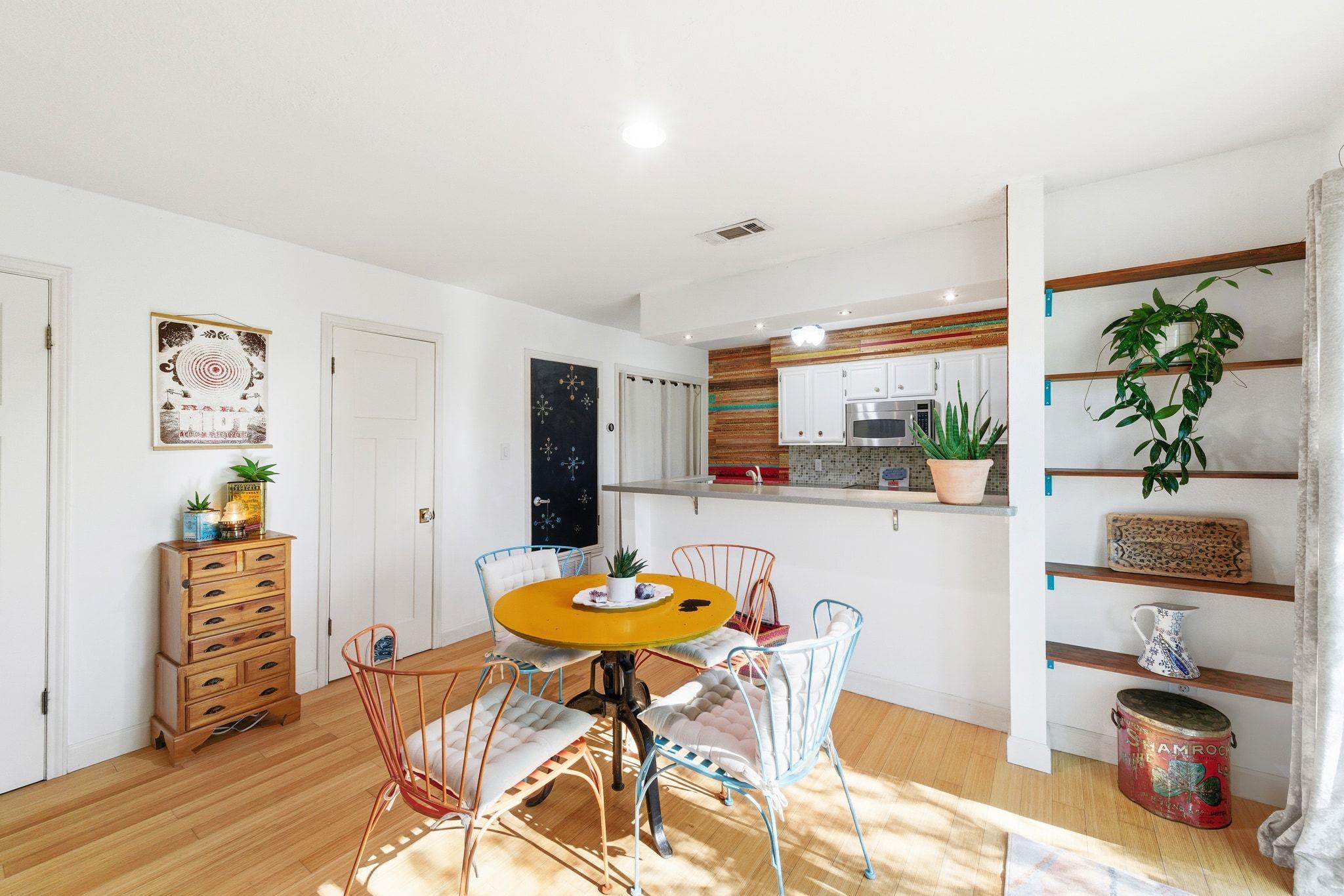 Image 8 of 36 For 6814 Old Quarry Ln