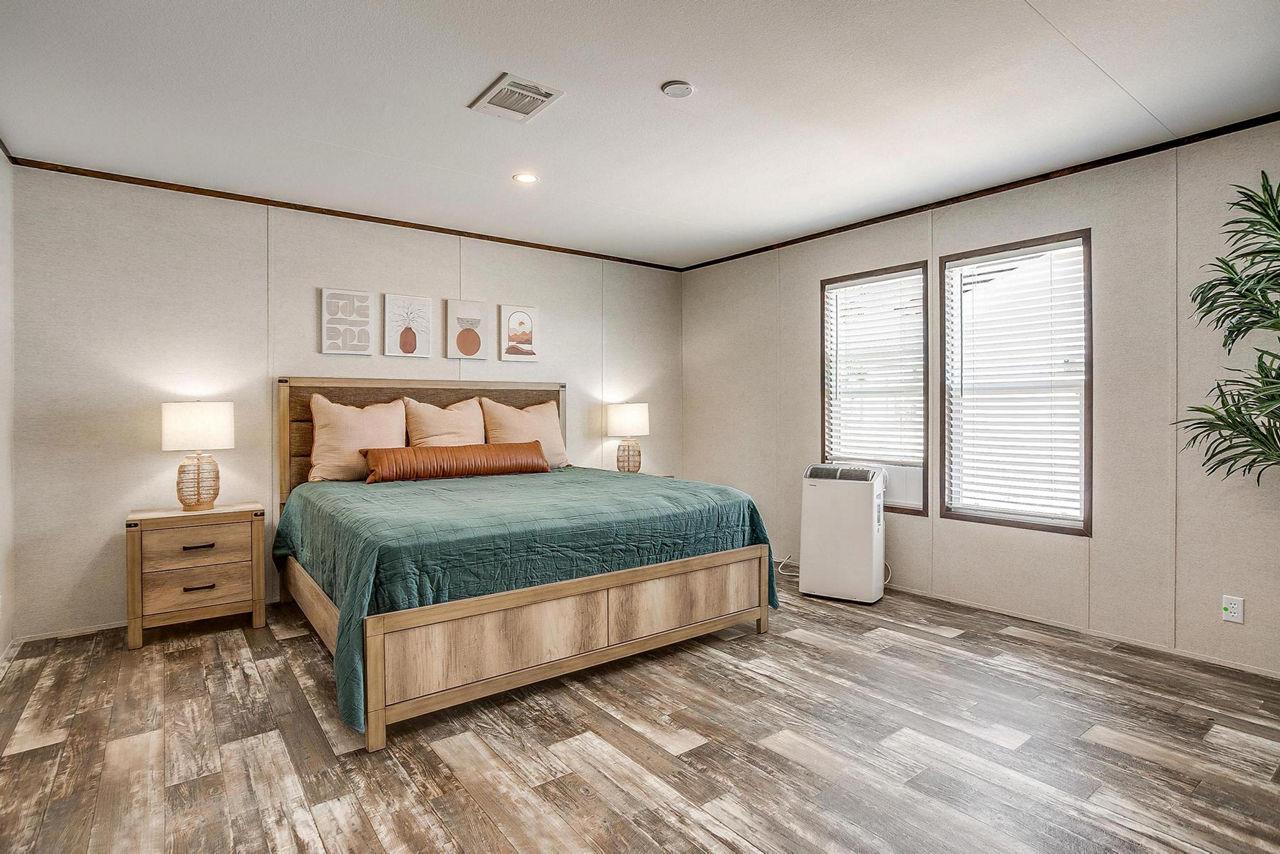 Image 10 of 11 For 1304 Saddleback Dr