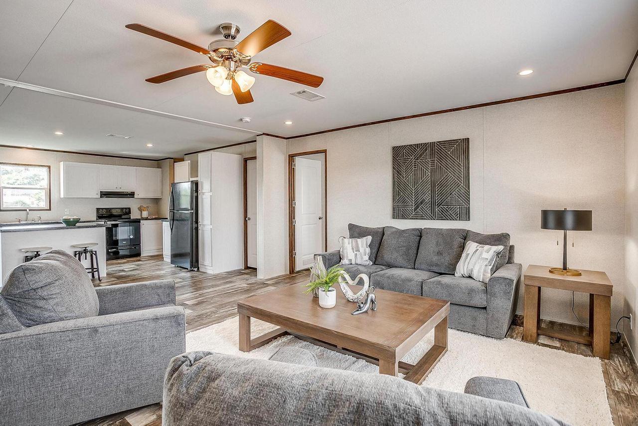 Image 2 of 11 For 1304 Saddleback Dr