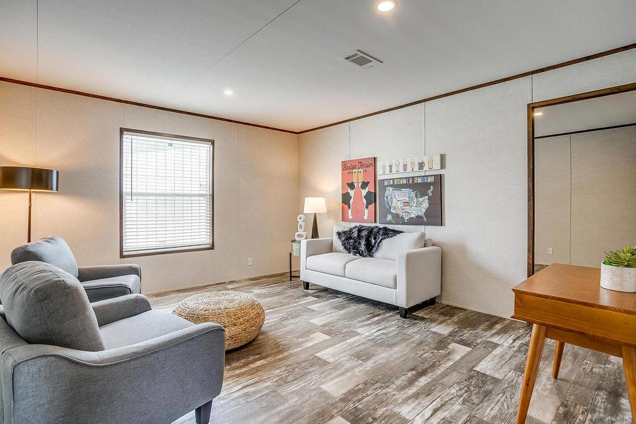 Image 4 of 11 For 1304 Saddleback Dr