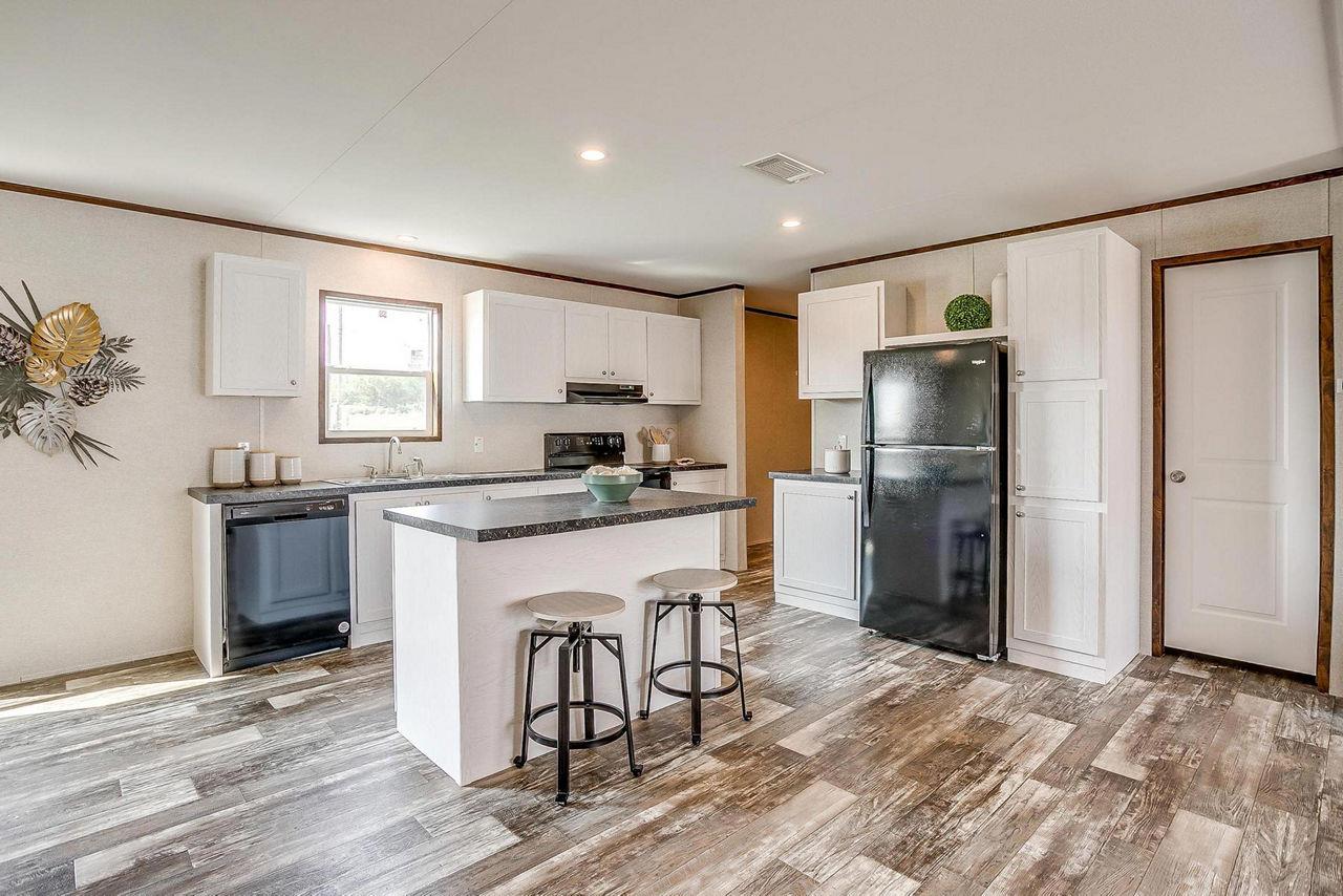 Image 5 of 11 For 1304 Saddleback Dr