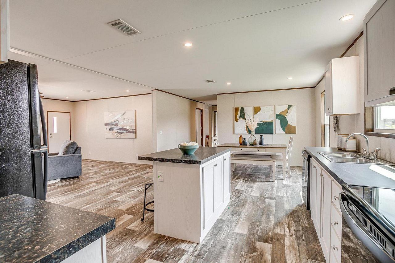 Image 6 of 11 For 1304 Saddleback Dr