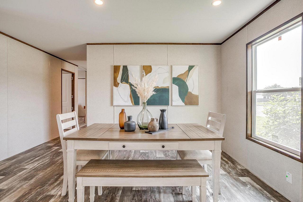 Image 7 of 11 For 1304 Saddleback Dr