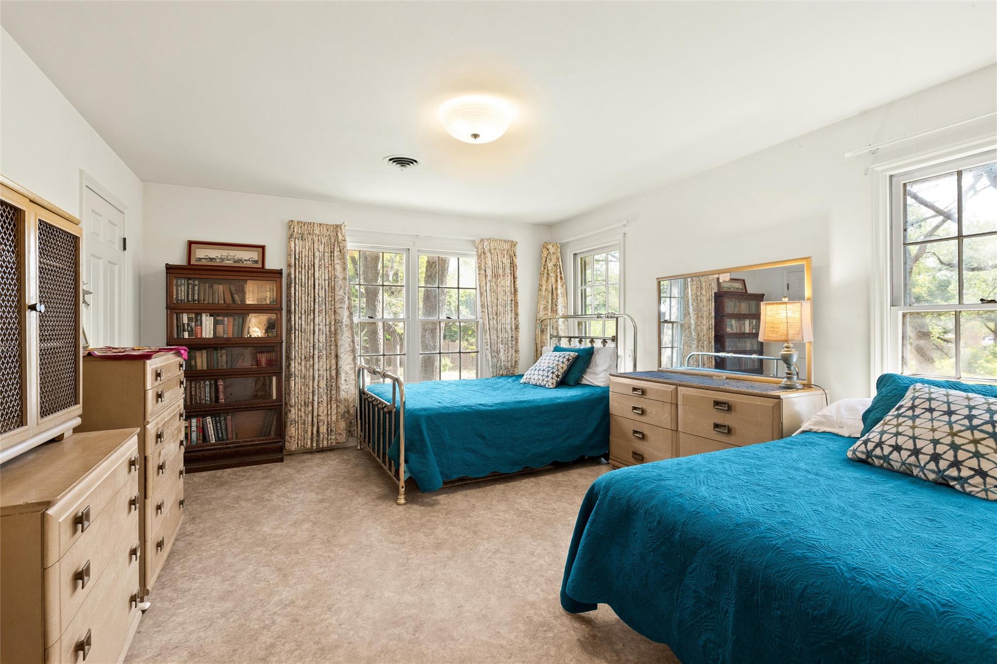 Image 19 of 26 For 4101 Spicewood Springs Rd