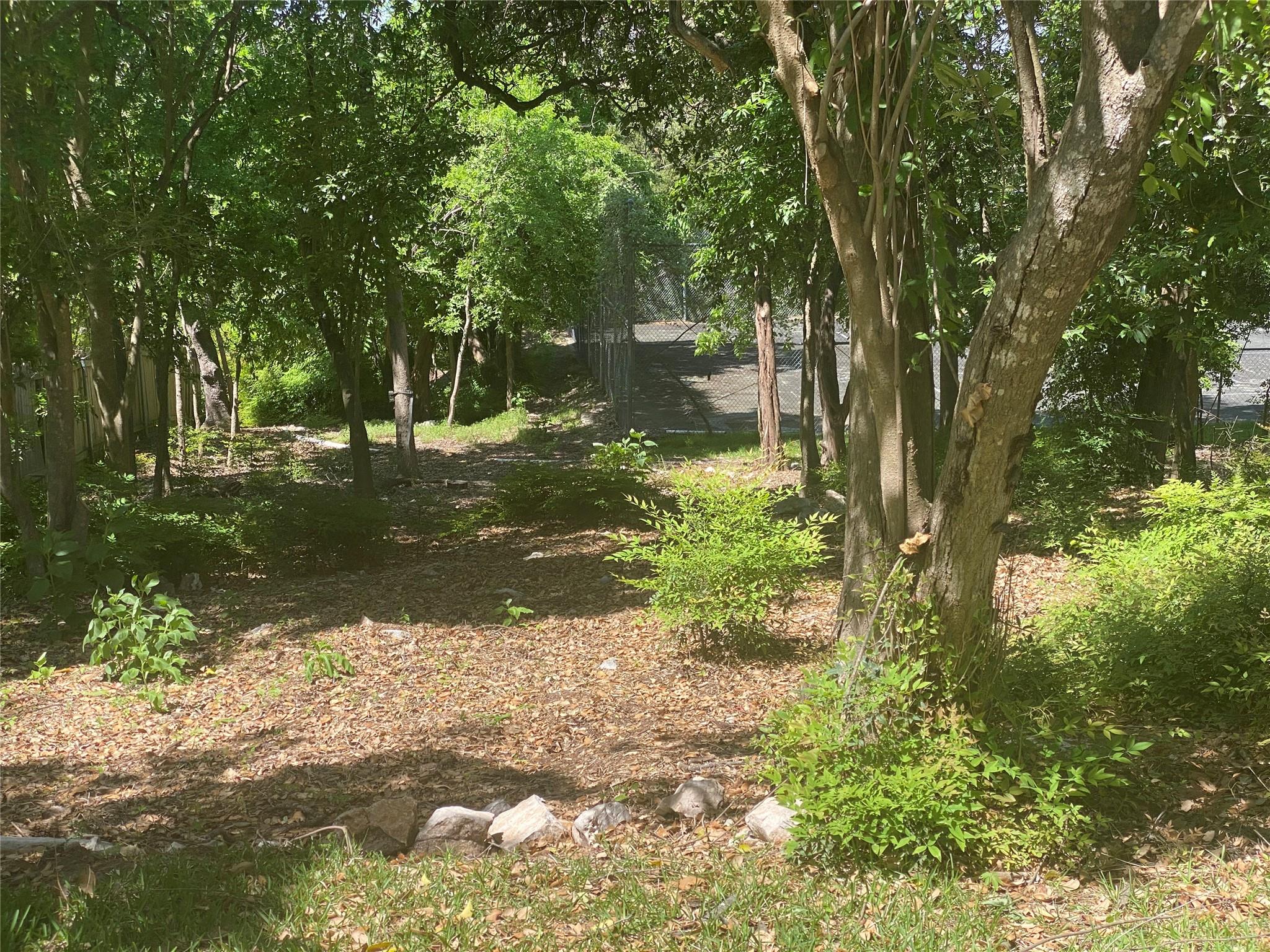 Image 16 of 18 For 8910 Wildridge Dr