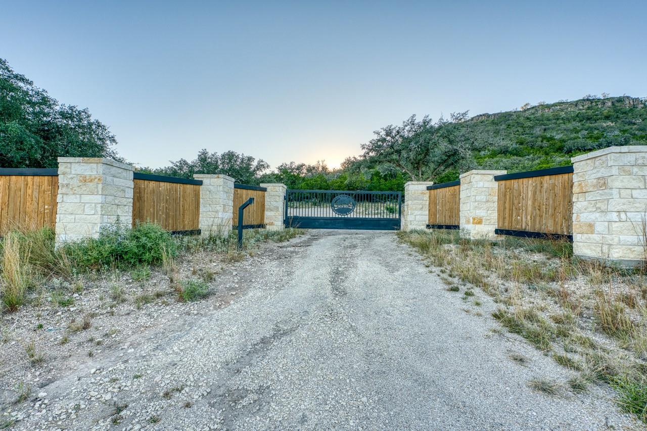 Image 32 of 37 For 32901 Texas Hwy 55