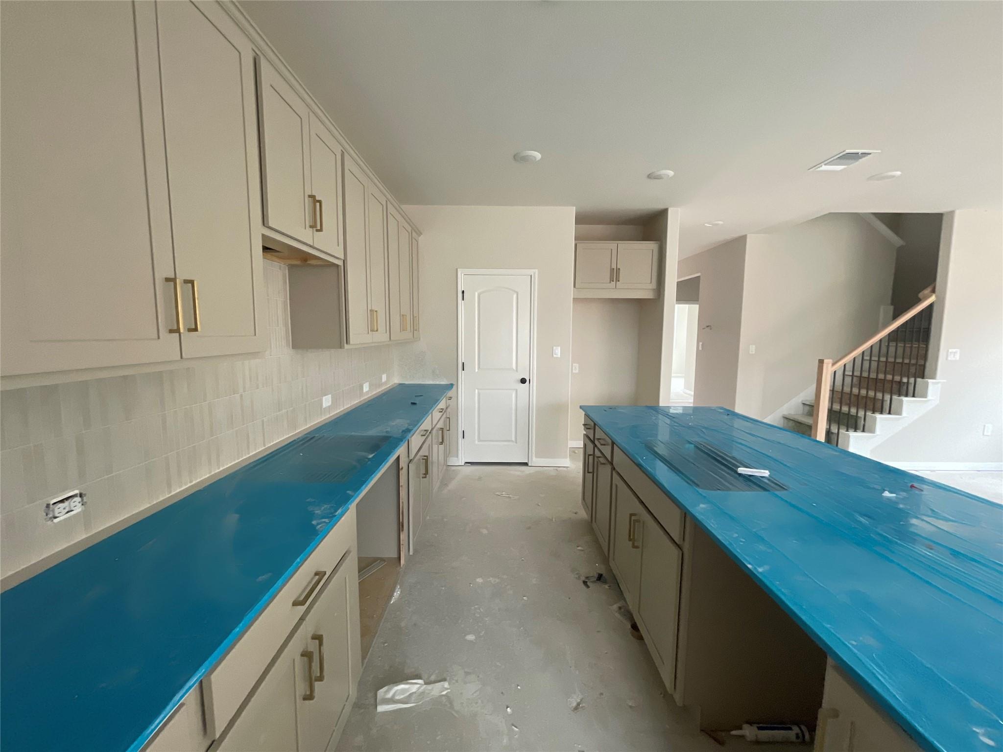 Image 10 of 32 For 609 Palo Brea Loop