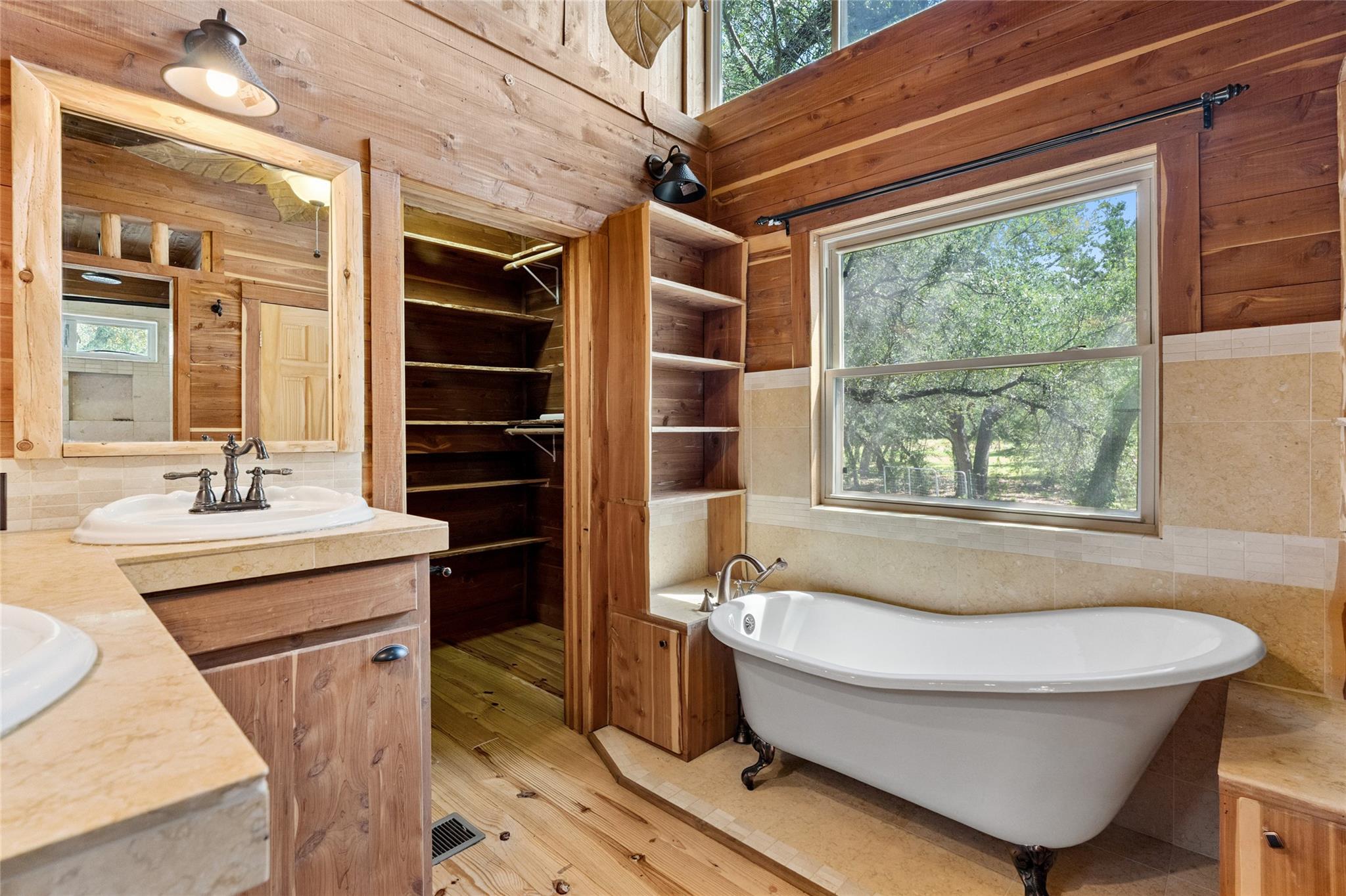 Image 13 of 40 For 4032 Ranch Road 3232