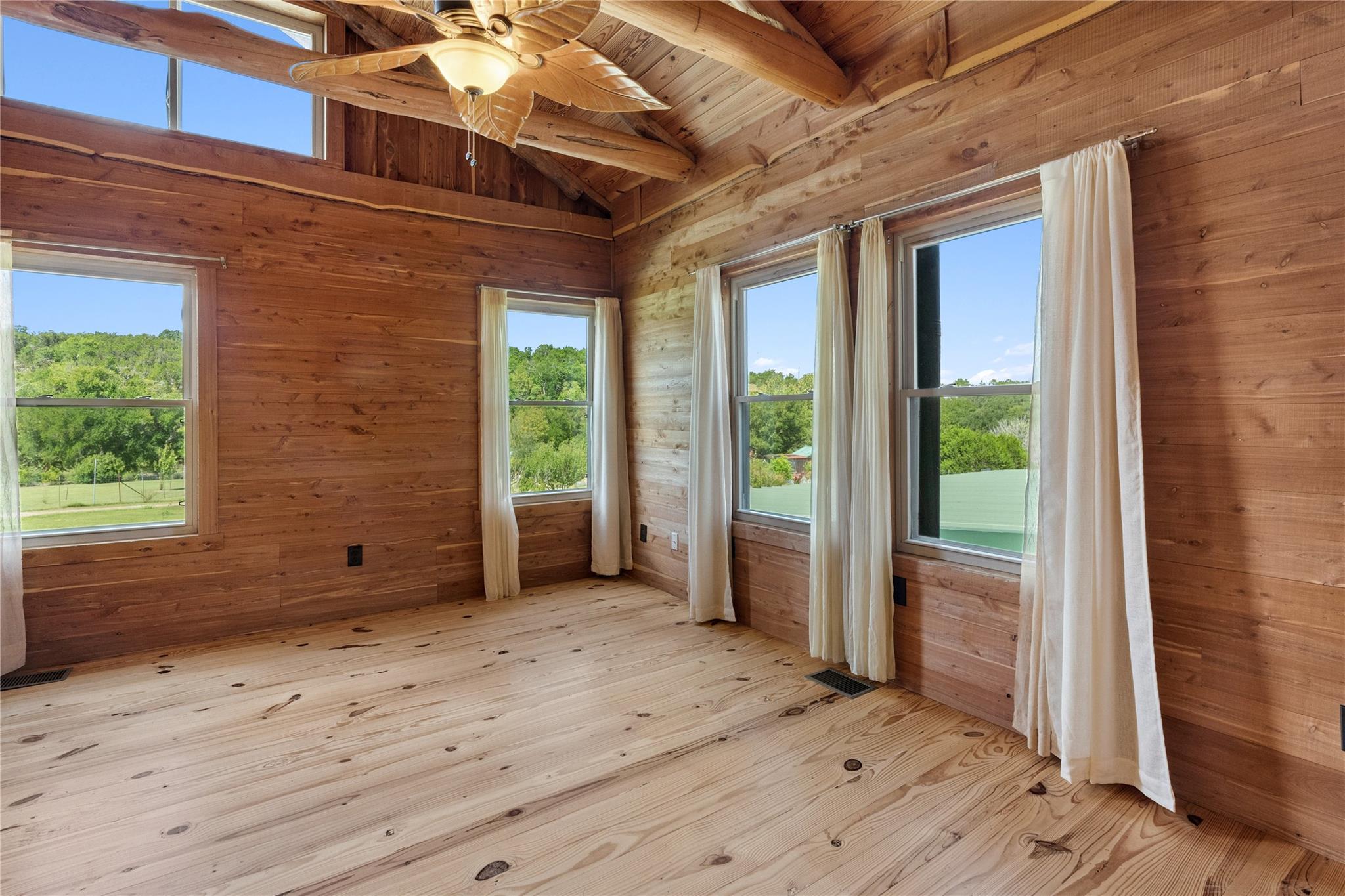 Image 14 of 40 For 4032 Ranch Road 3232