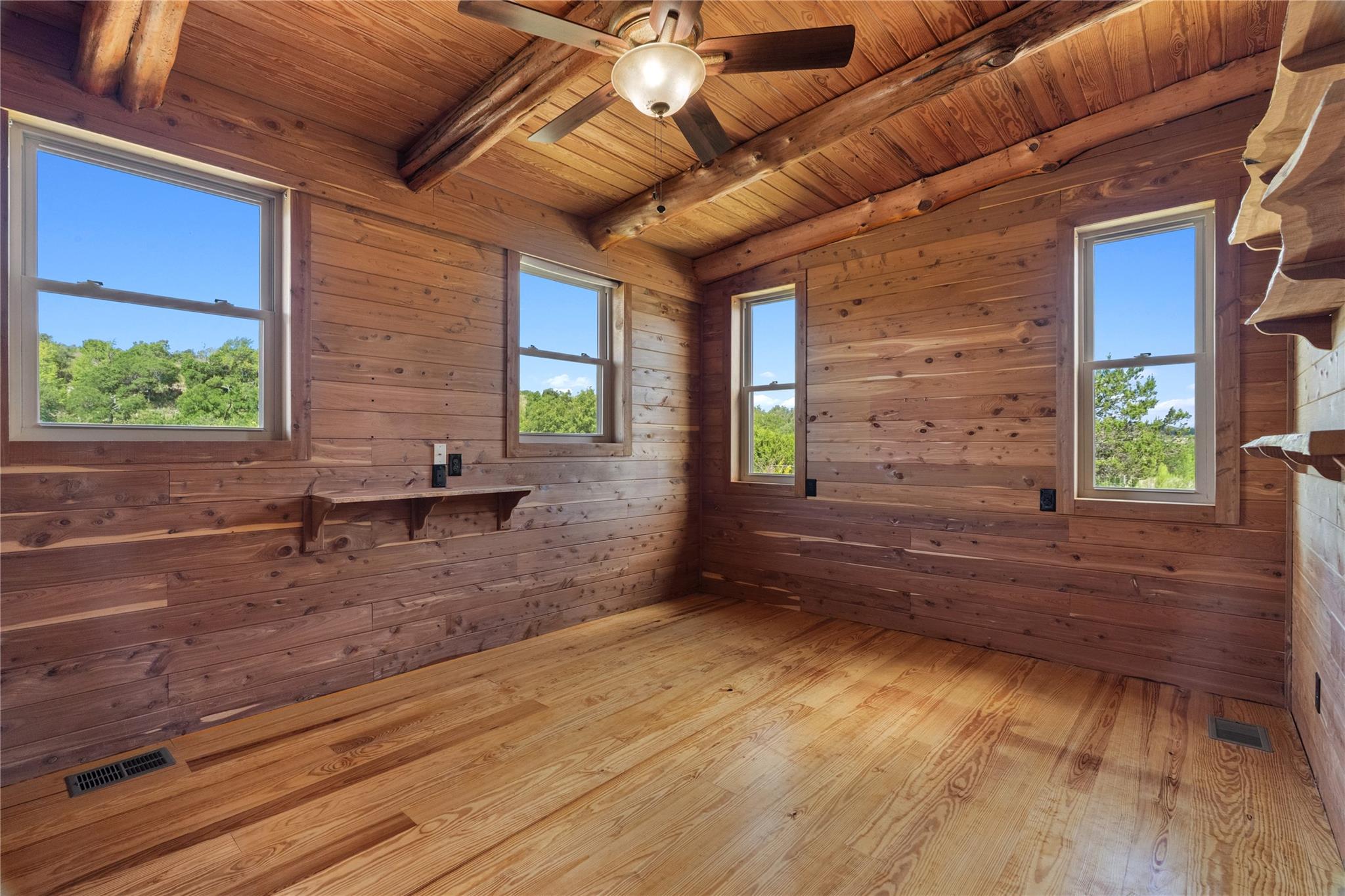 Image 15 of 40 For 4032 Ranch Road 3232