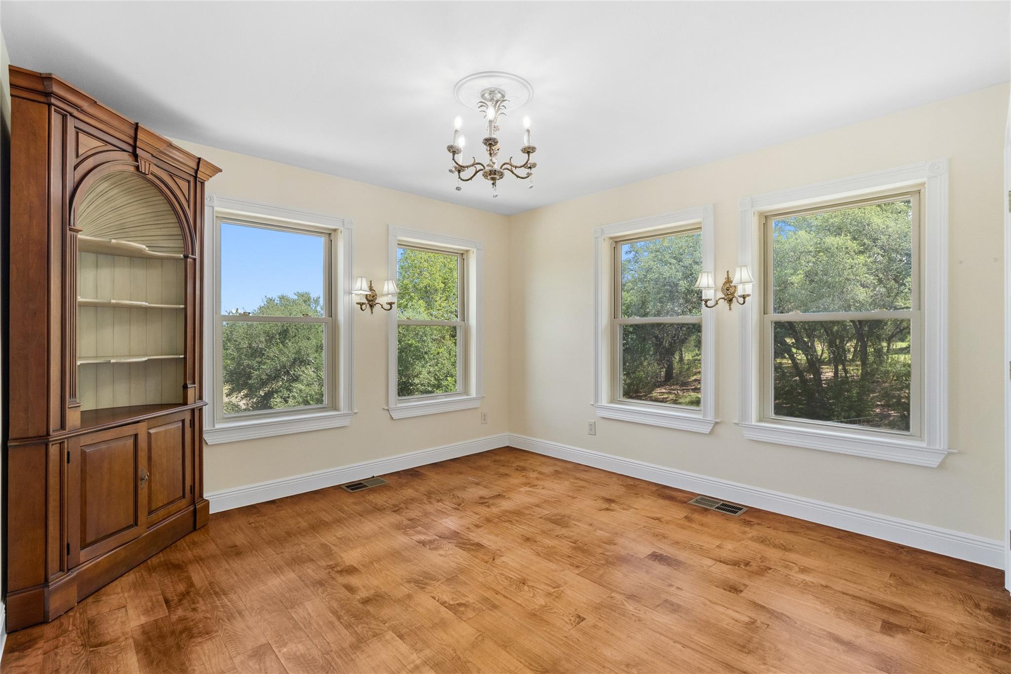 Image 18 of 40 For 4032 Ranch Road 3232