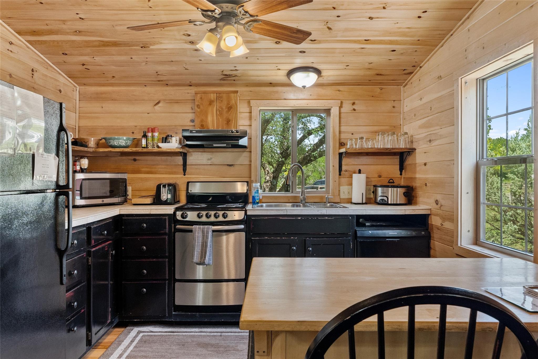Image 24 of 40 For 4032 Ranch Road 3232