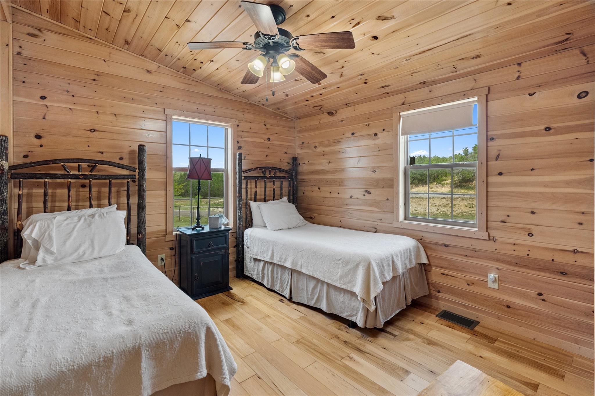 Image 27 of 40 For 4032 Ranch Road 3232