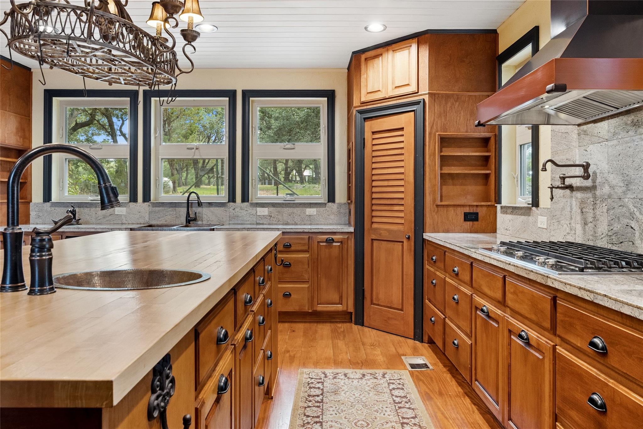 Image 7 of 40 For 4032 Ranch Road 3232