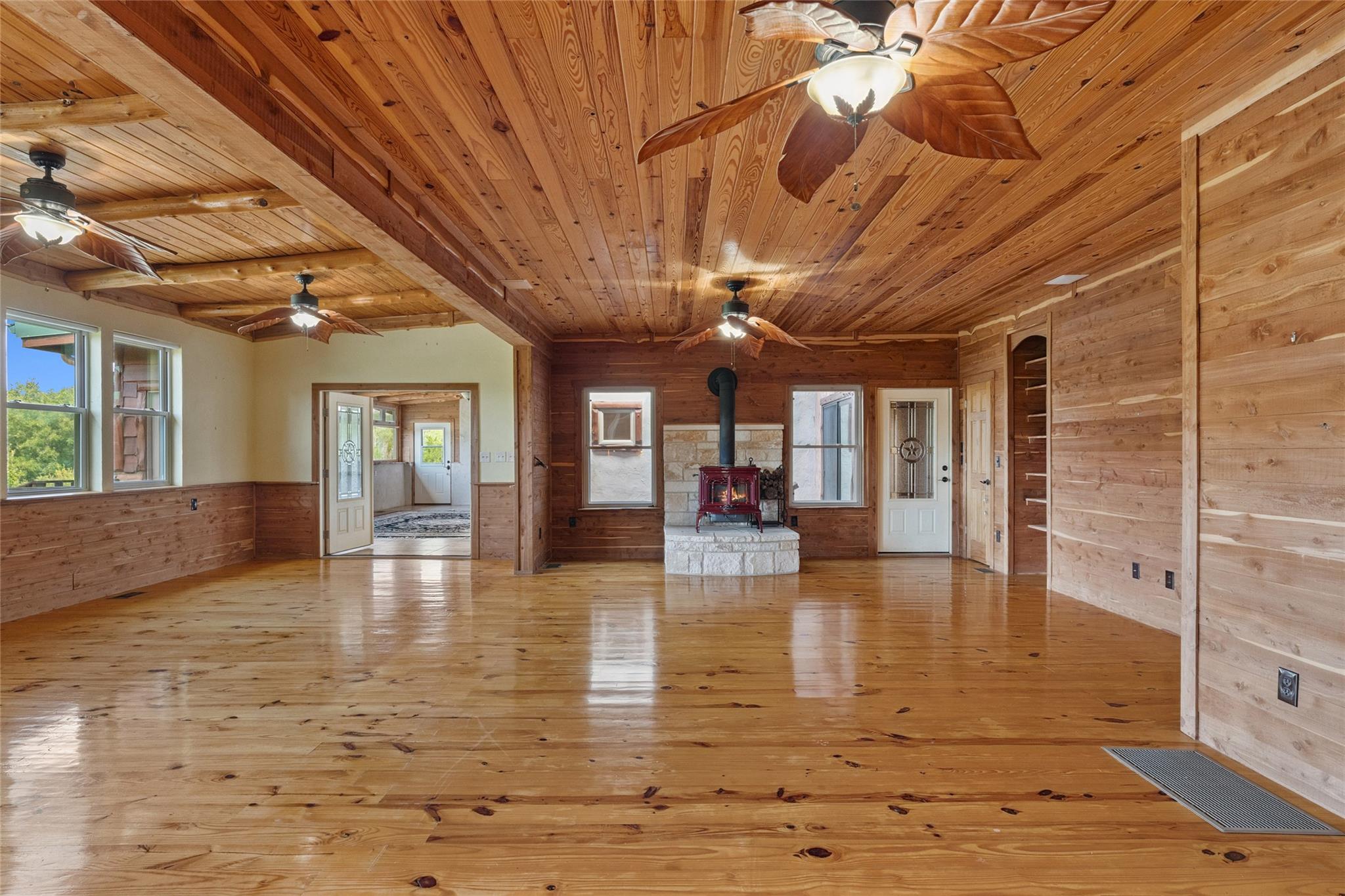 Image 8 of 40 For 4032 Ranch Road 3232