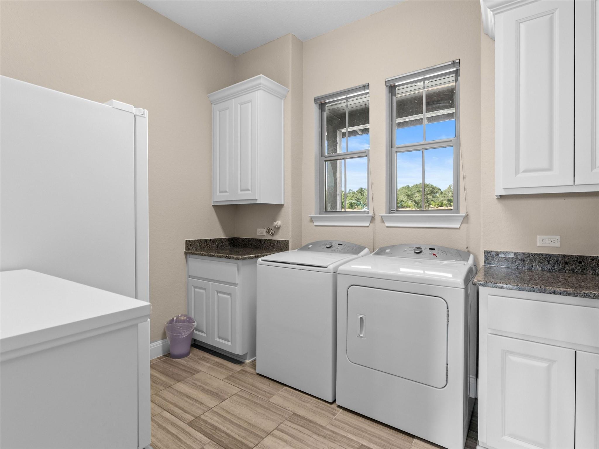 Image 16 of 39 For 1651 Lake Ridge Blvd