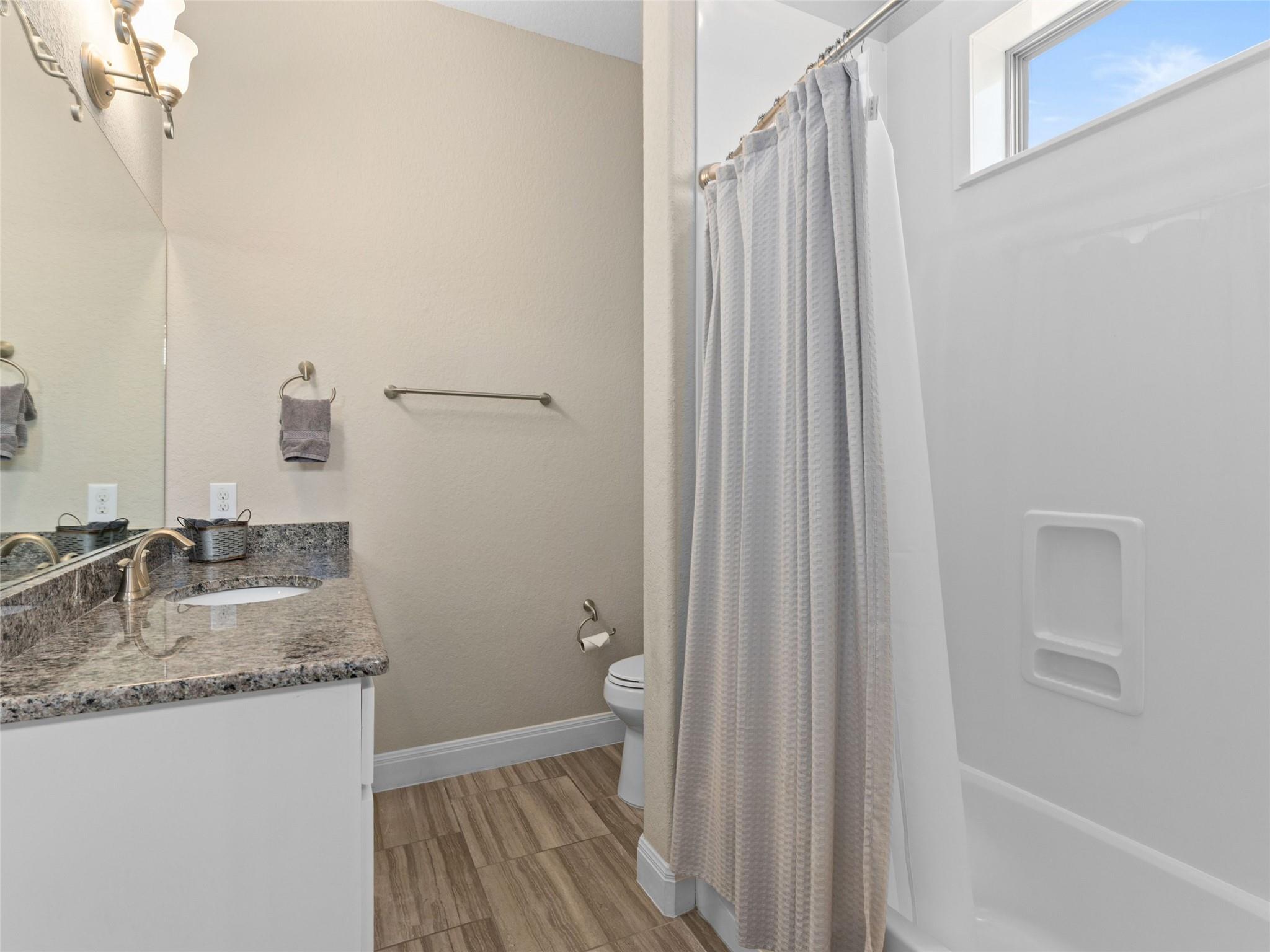 Image 20 of 39 For 1651 Lake Ridge Blvd