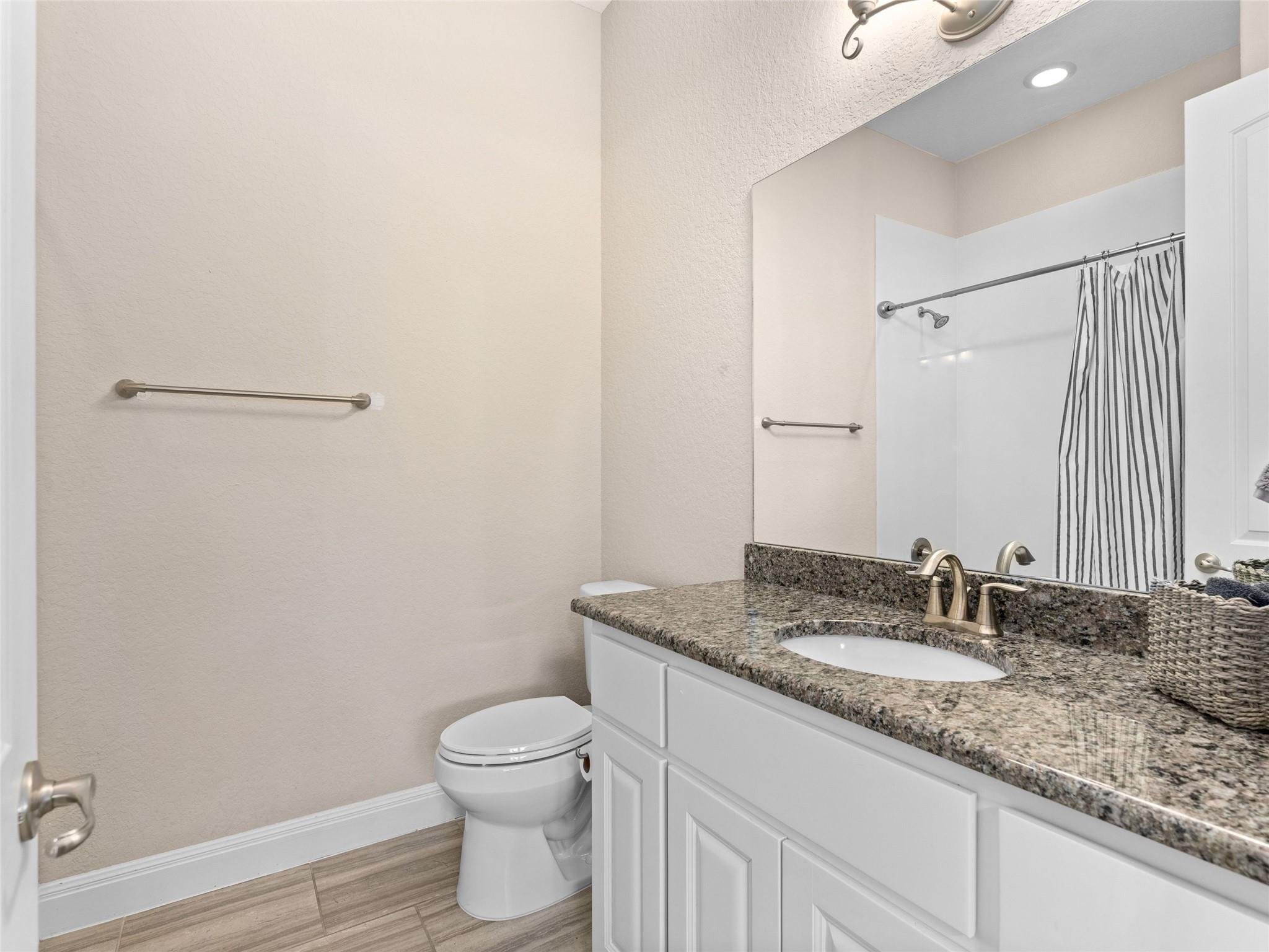 Image 22 of 39 For 1651 Lake Ridge Blvd