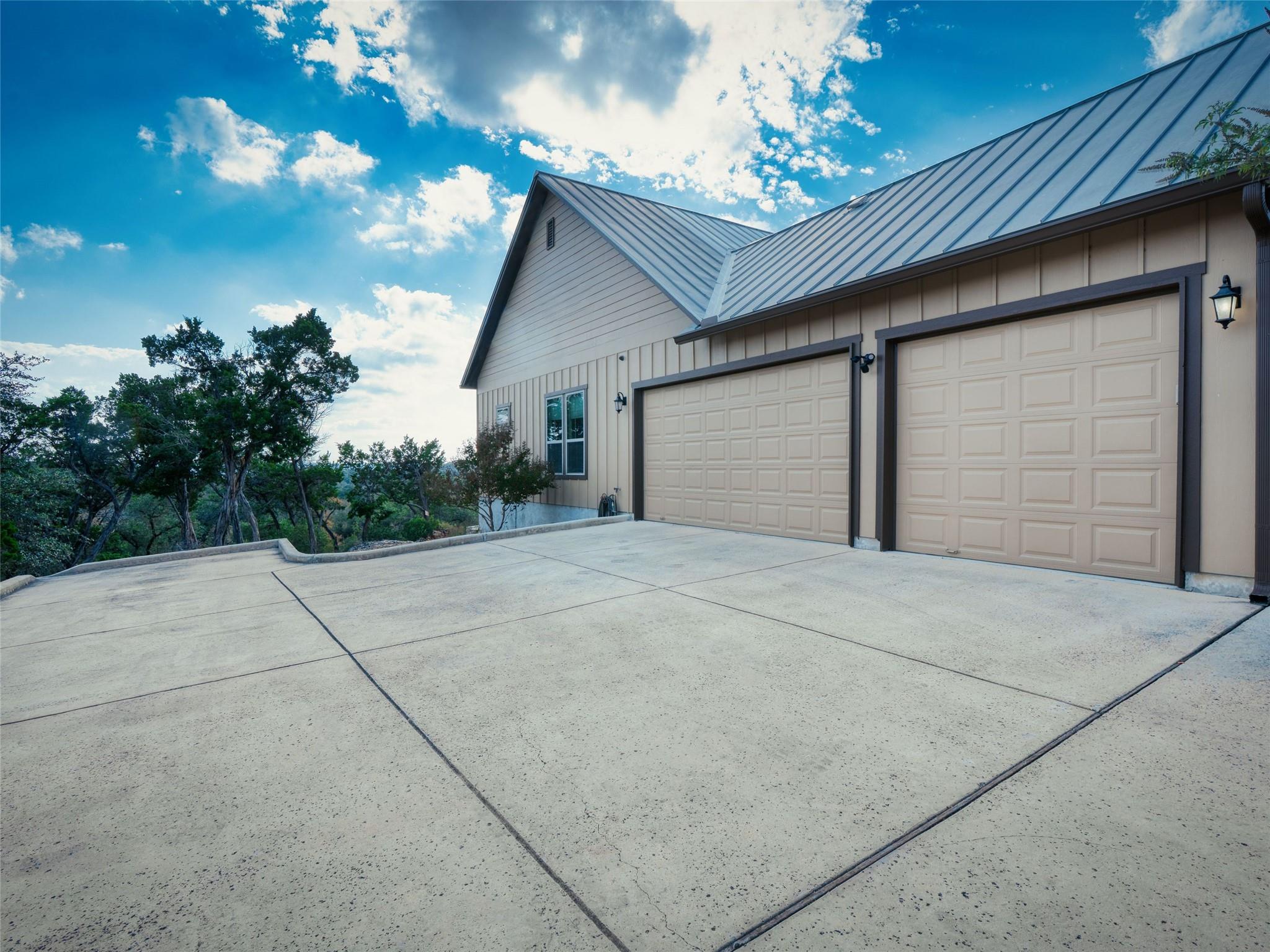 Image 27 of 39 For 1651 Lake Ridge Blvd