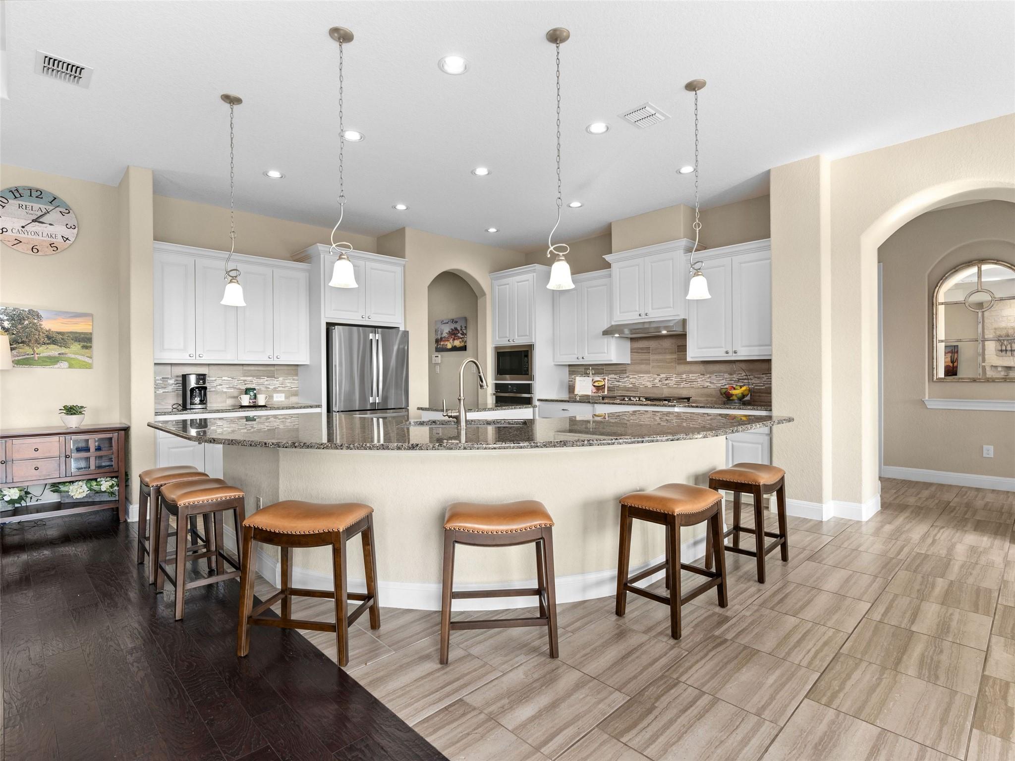 Image 3 of 39 For 1651 Lake Ridge Blvd