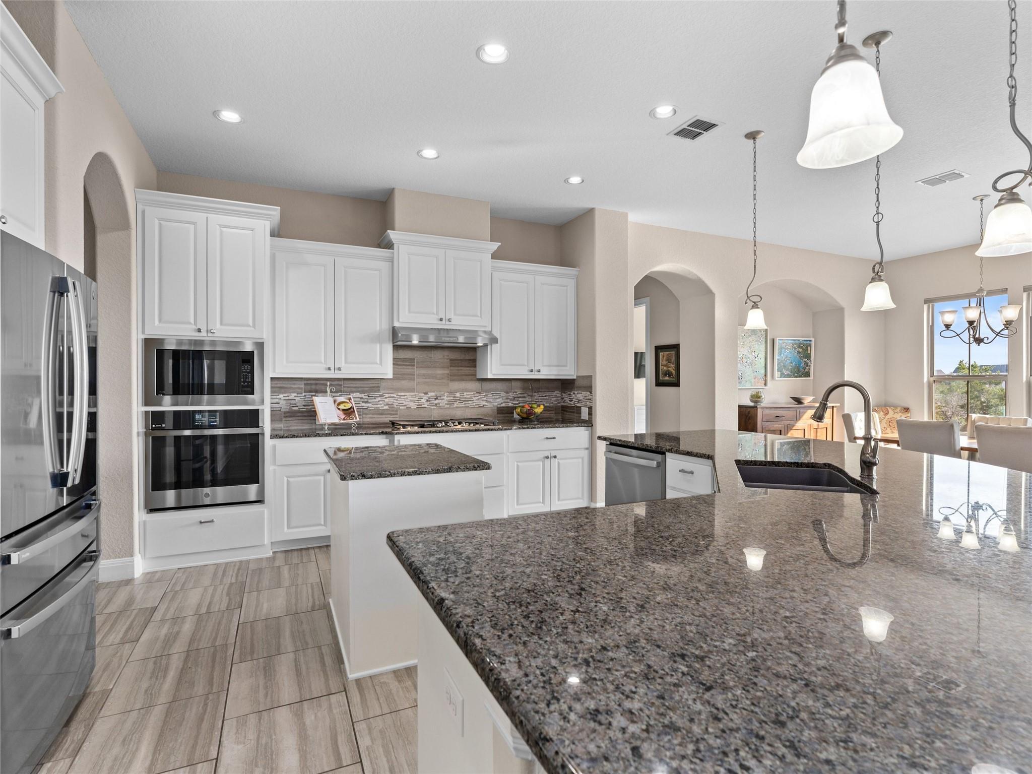 Image 7 of 39 For 1651 Lake Ridge Blvd