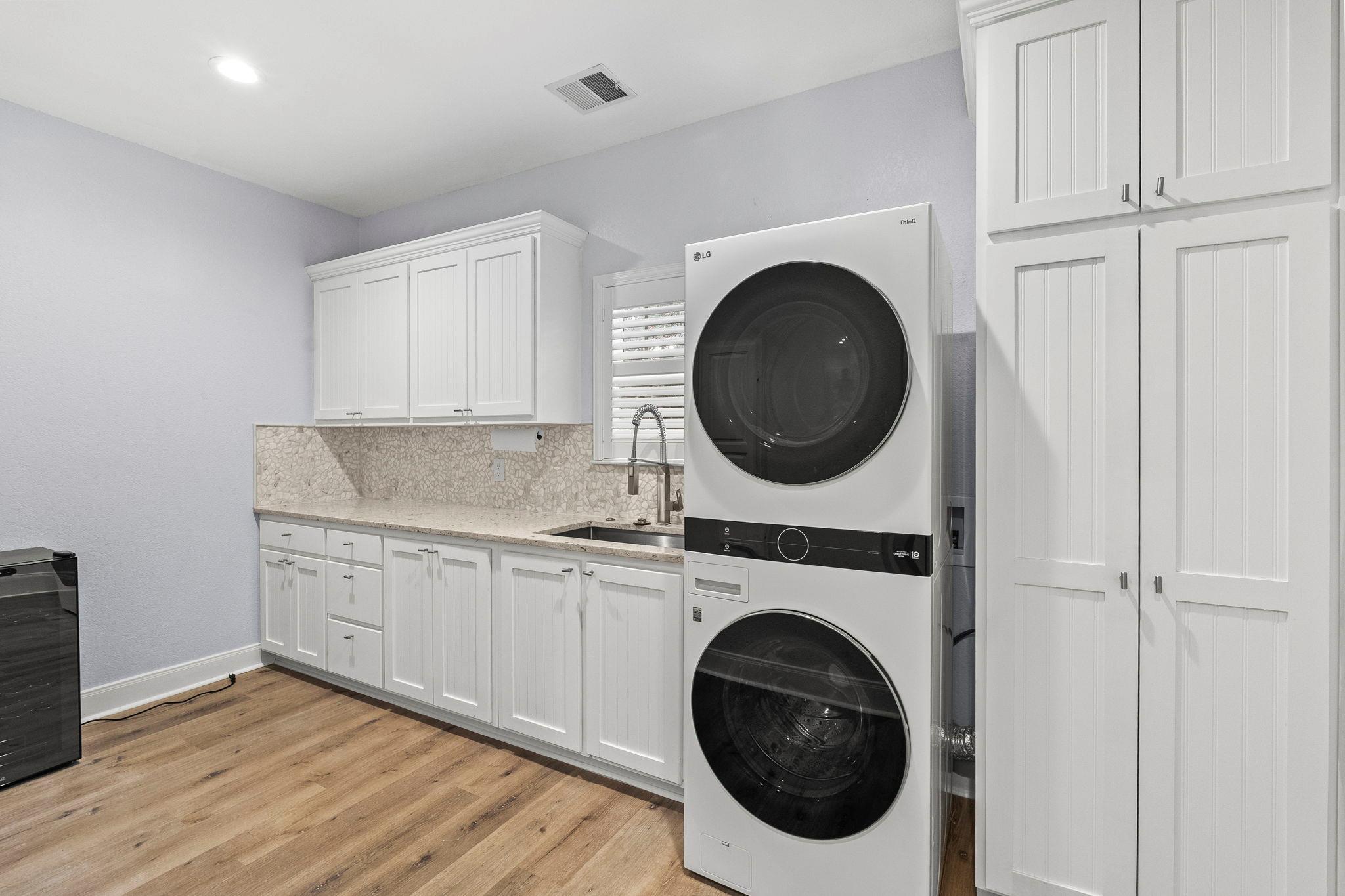 Image 32 of 40 For 2078 Connie Dr