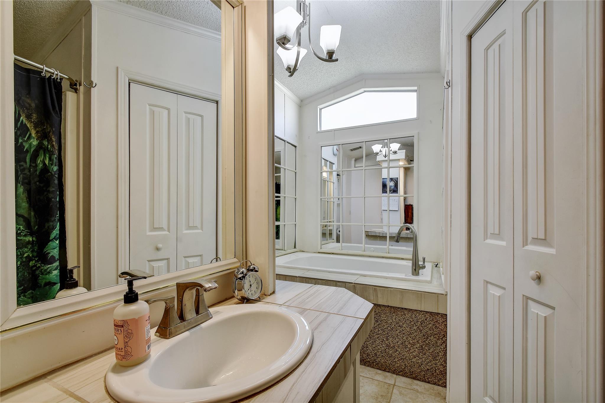 Image 16 of 36 For 1340 Hinch Dr