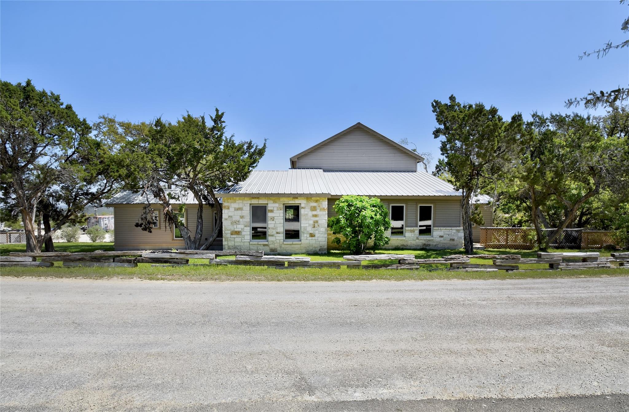 Image 2 of 36 For 1340 Hinch Dr