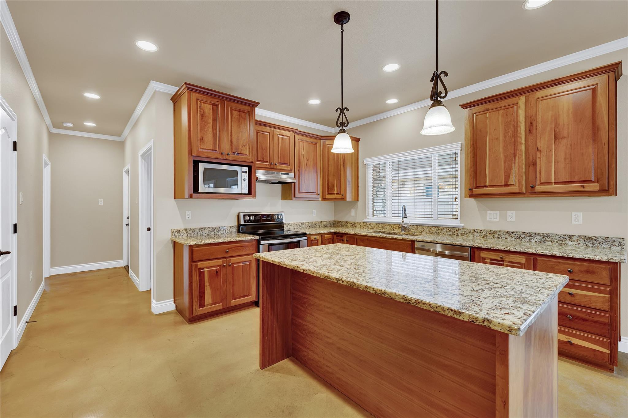 Image 12 of 31 For 944 Hudson Ln