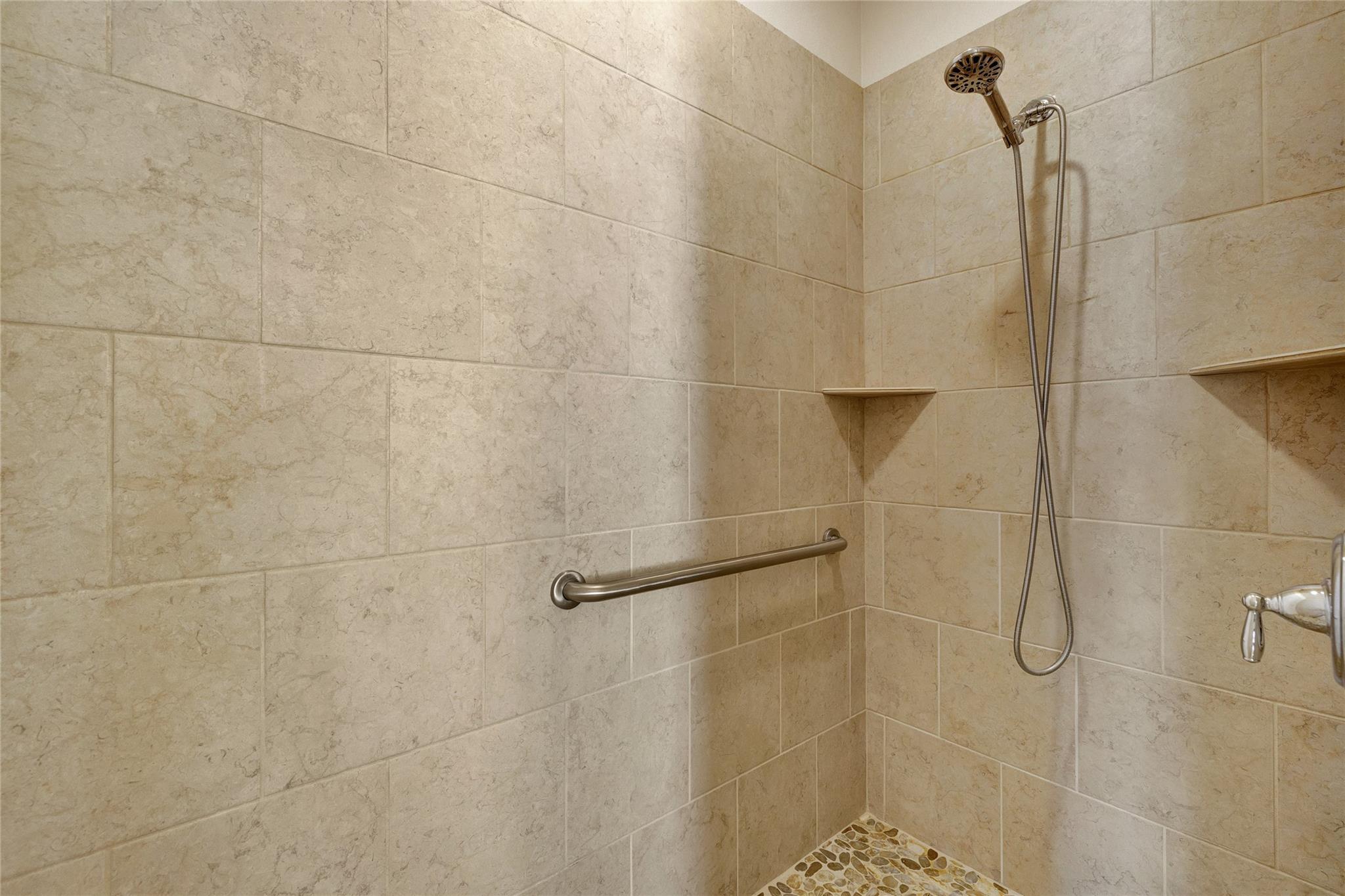 Image 19 of 31 For 944 Hudson Ln