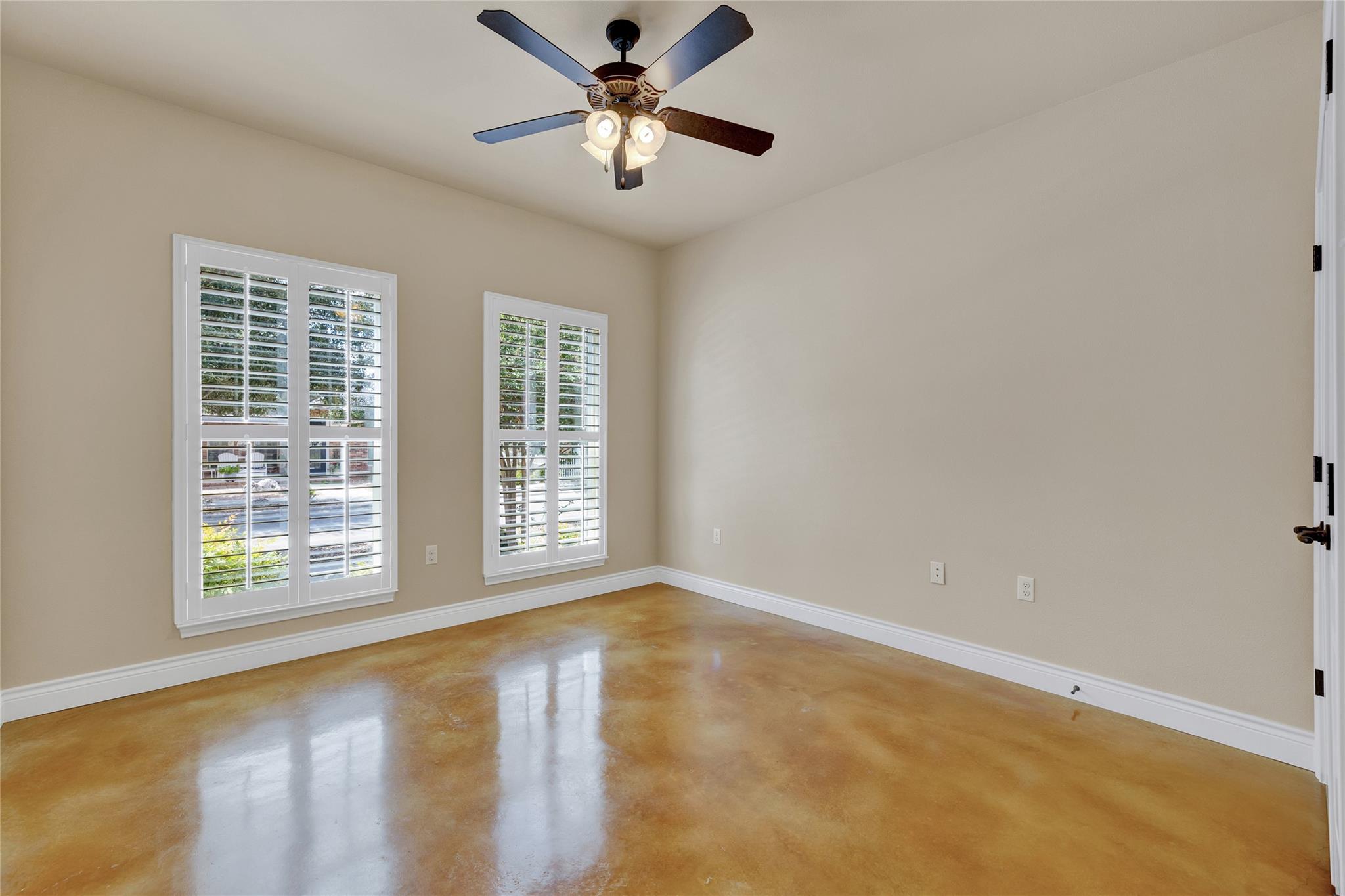 Image 21 of 31 For 944 Hudson Ln