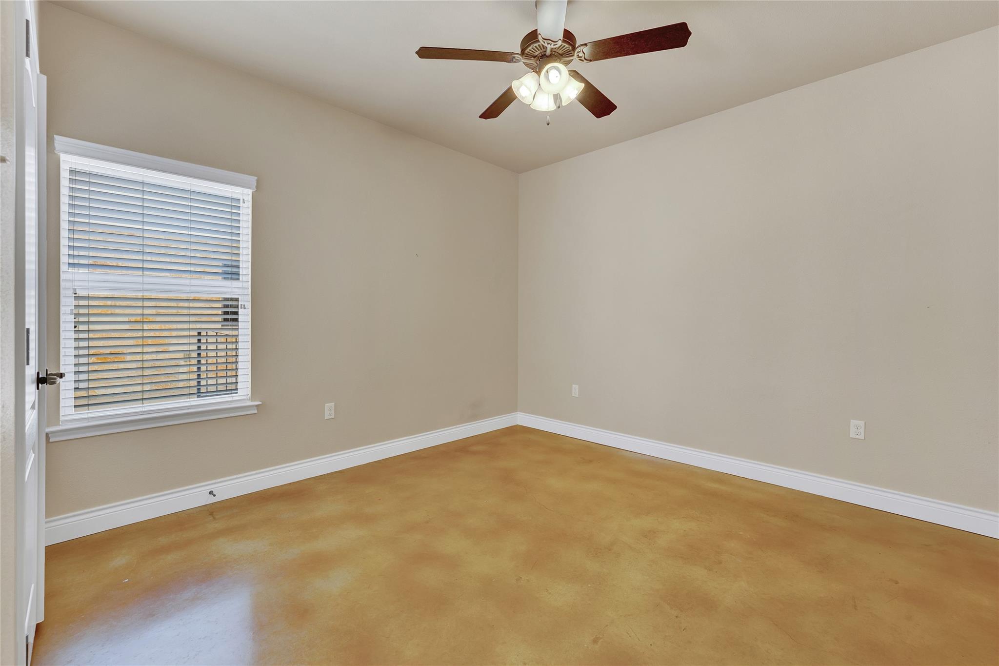 Image 23 of 31 For 944 Hudson Ln