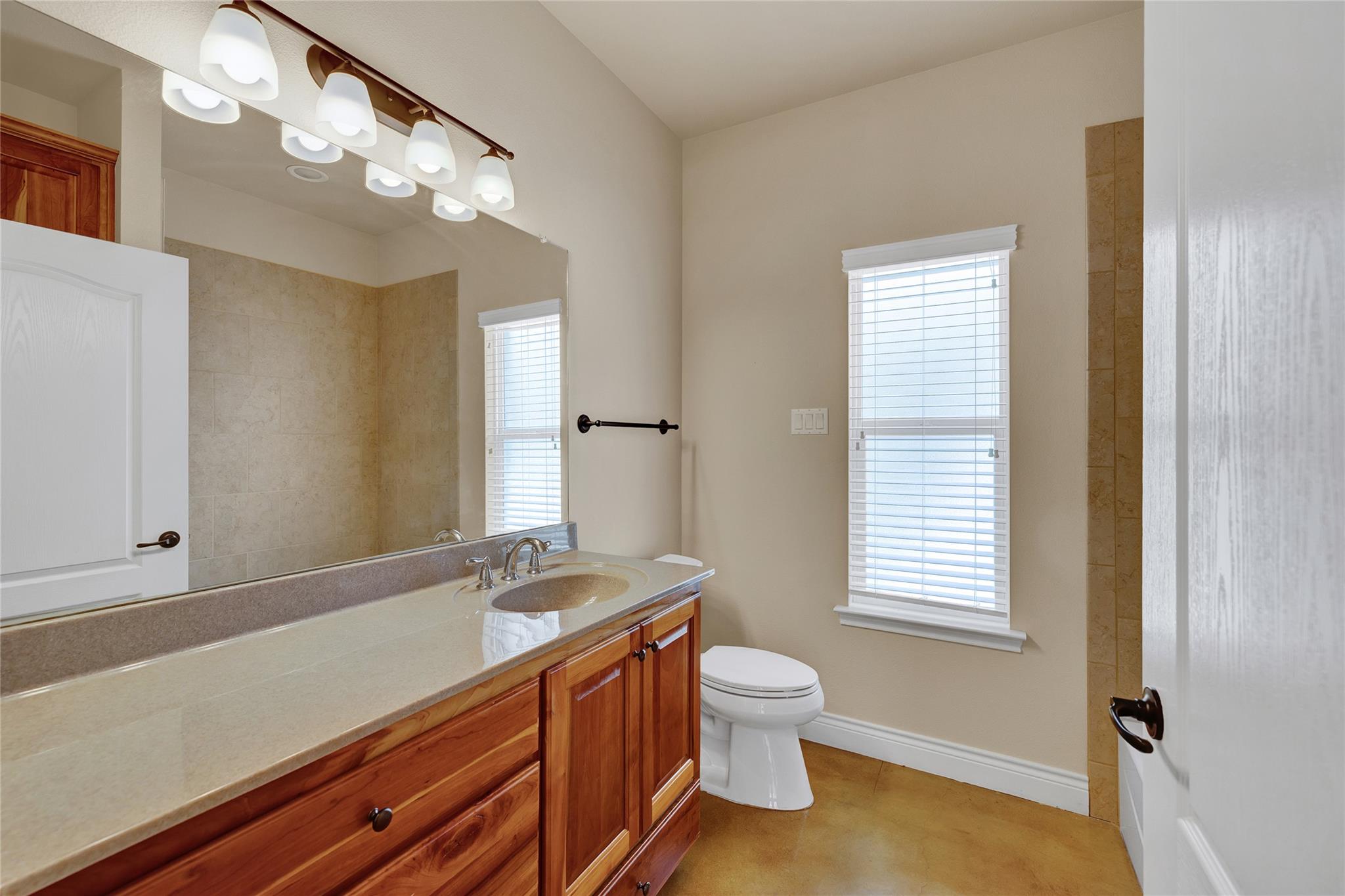 Image 24 of 31 For 944 Hudson Ln