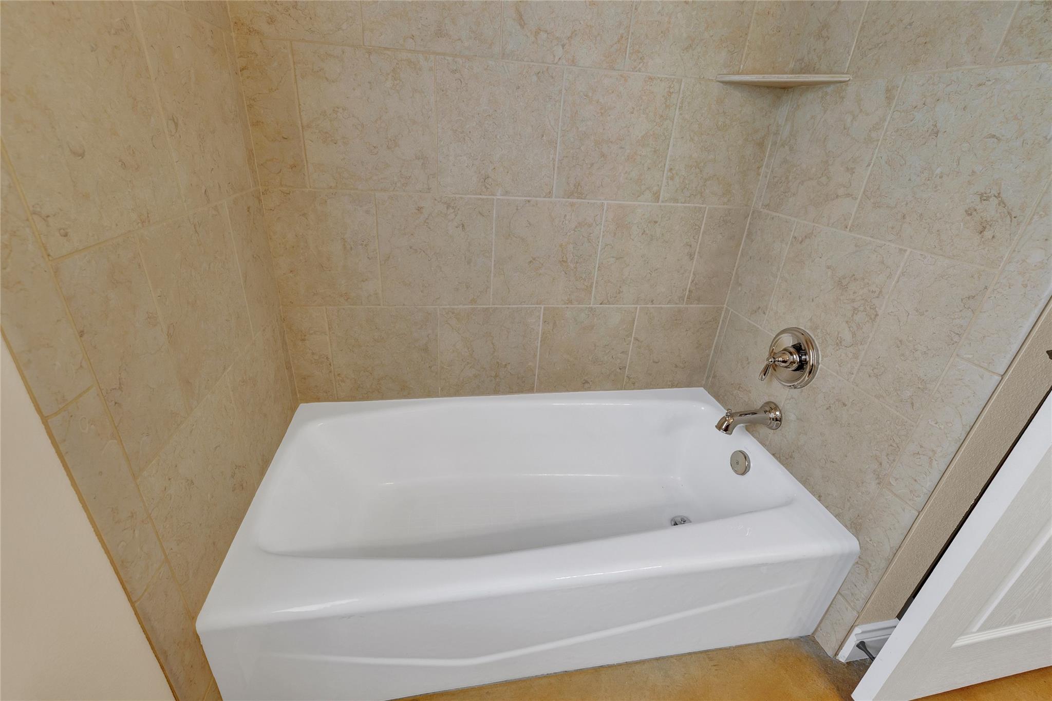 Image 25 of 31 For 944 Hudson Ln