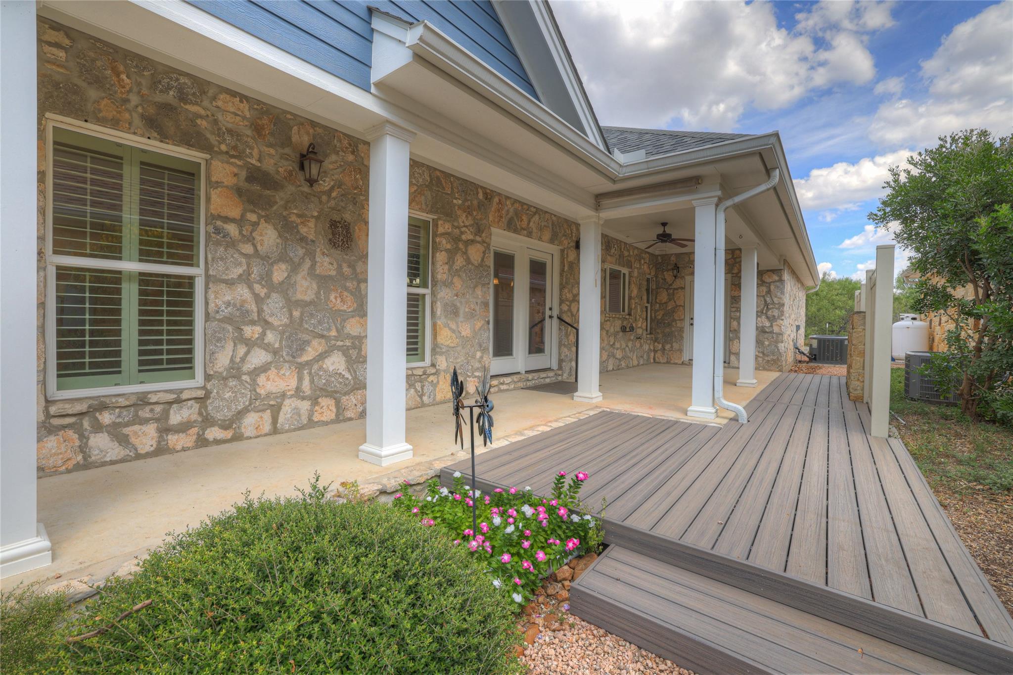 Image 27 of 31 For 944 Hudson Ln