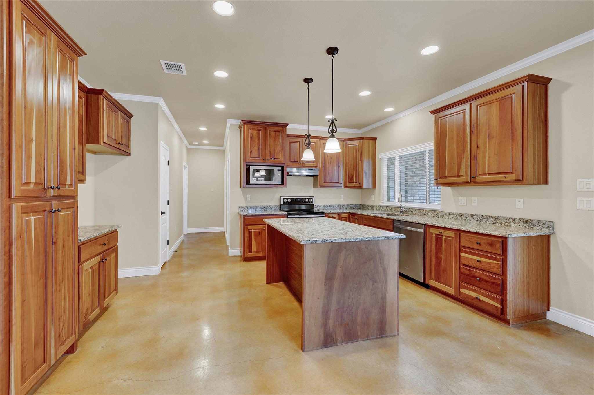 Image 9 of 31 For 944 Hudson Ln