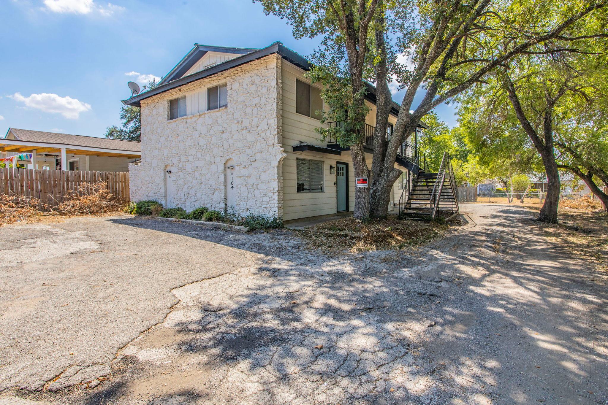 Image 13 of 15 For 104 Prestwick Blvd