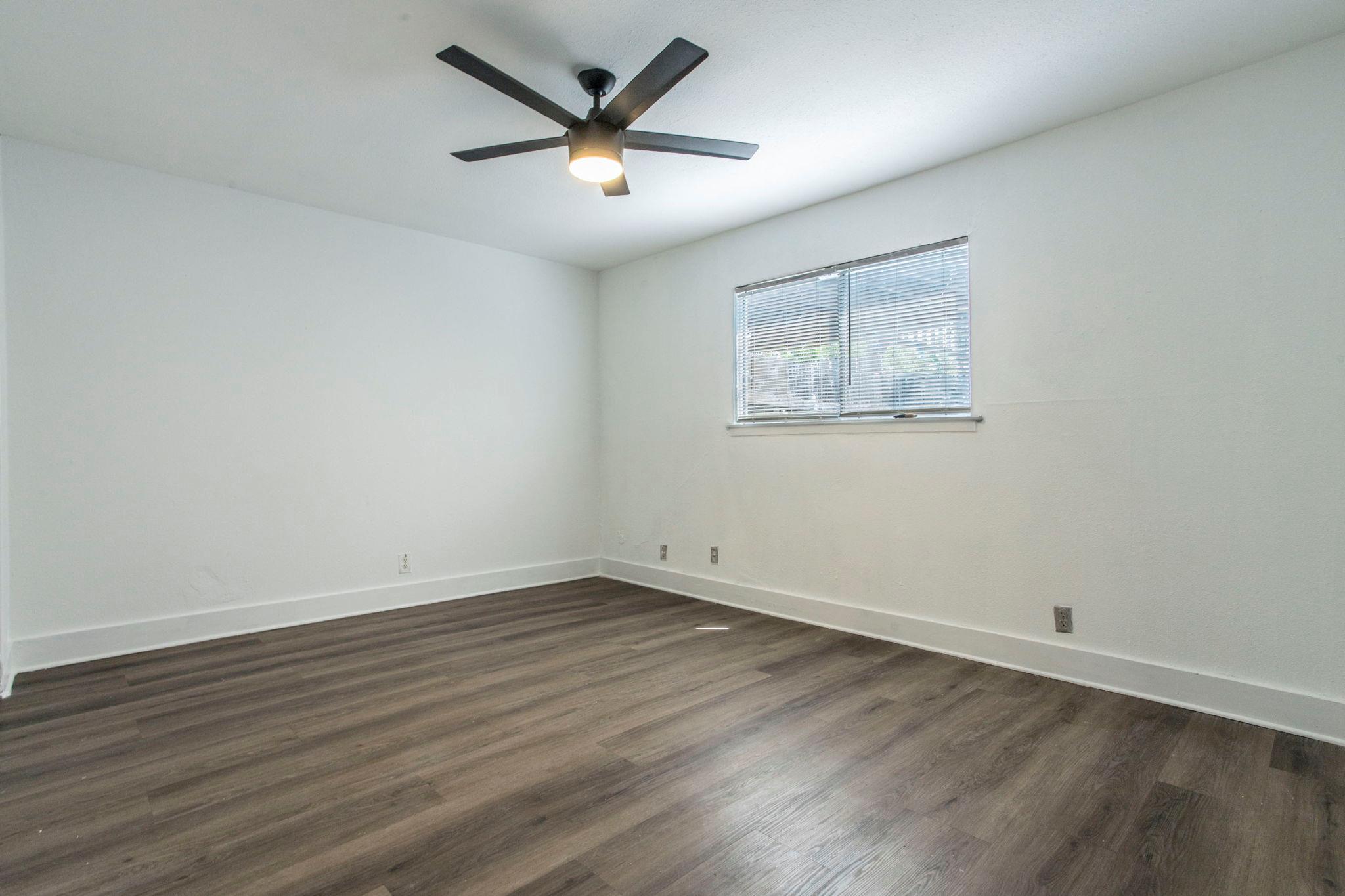 Image 8 of 15 For 104 Prestwick Blvd