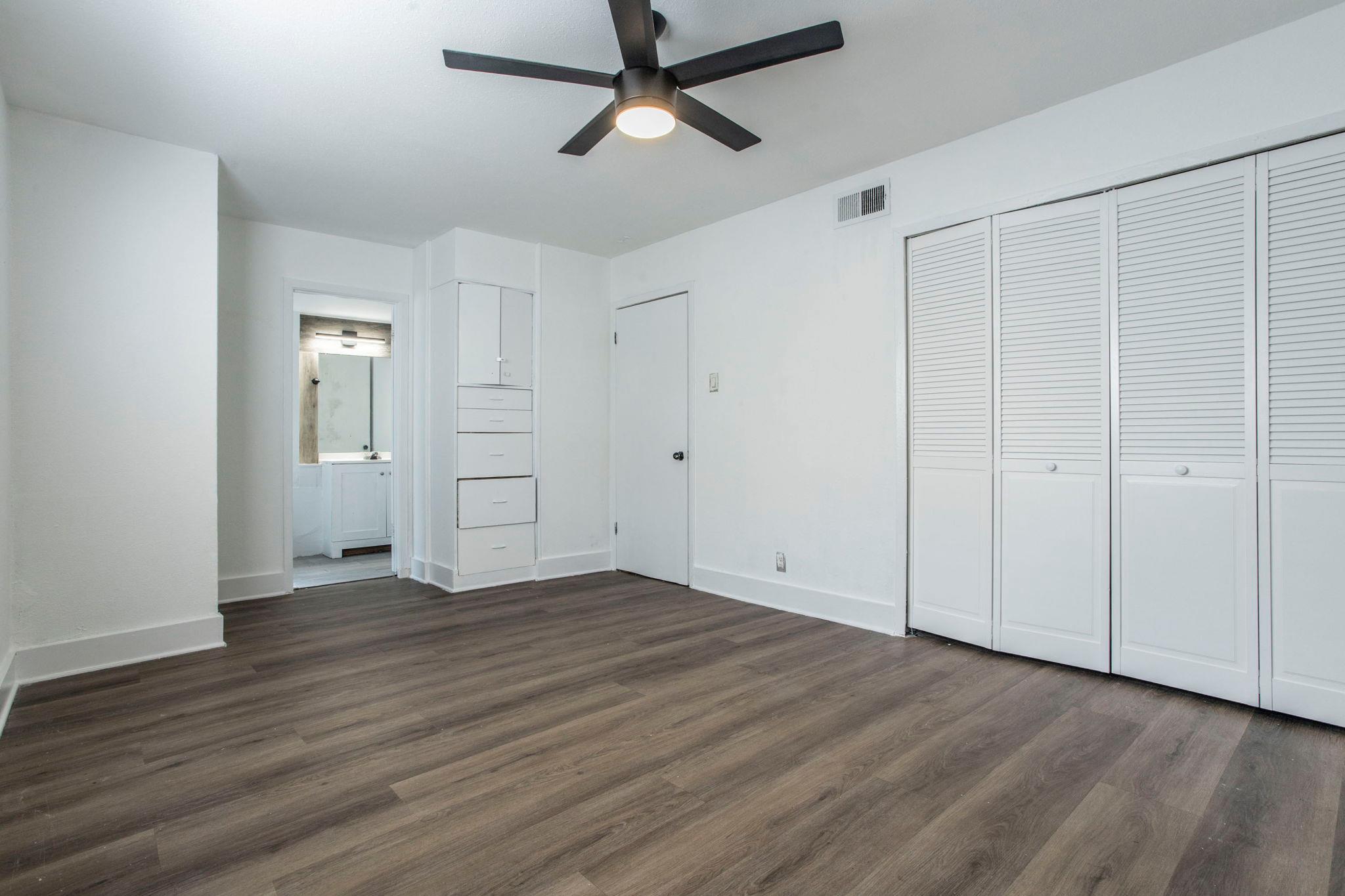 Image 9 of 15 For 104 Prestwick Blvd