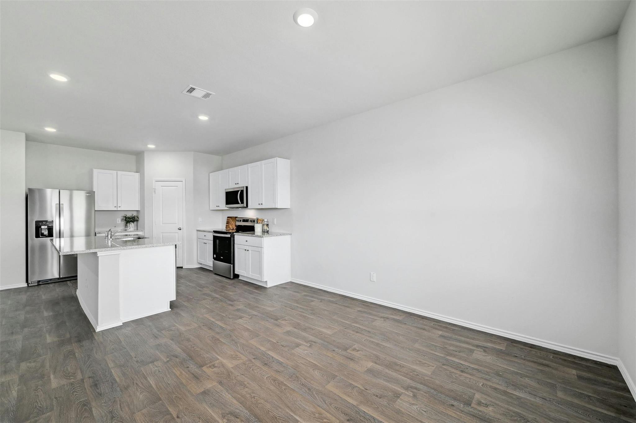 Image 12 of 33 For 4816 Cork Crossing