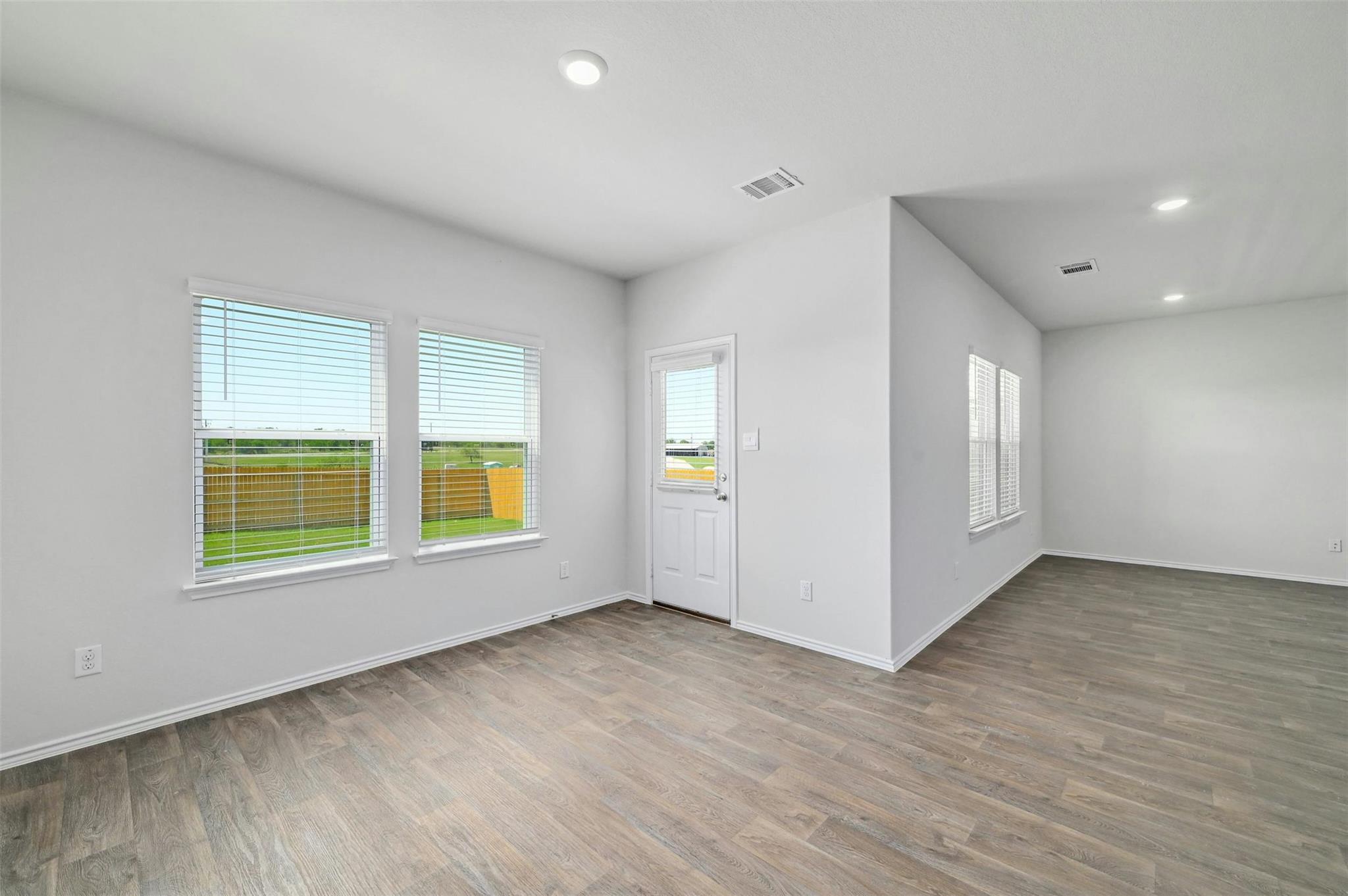 Image 13 of 33 For 4816 Cork Crossing